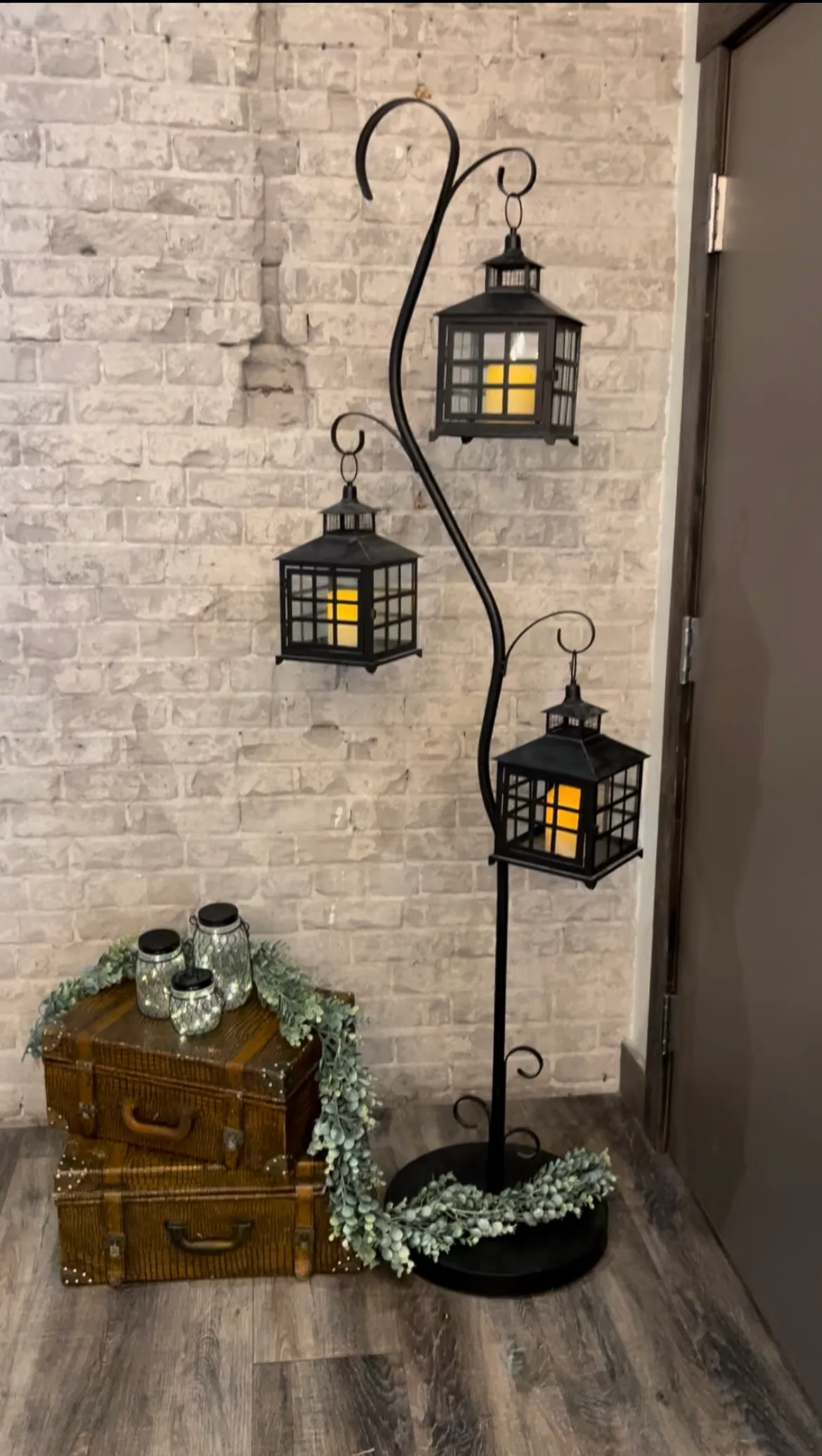 Lantern Hanger