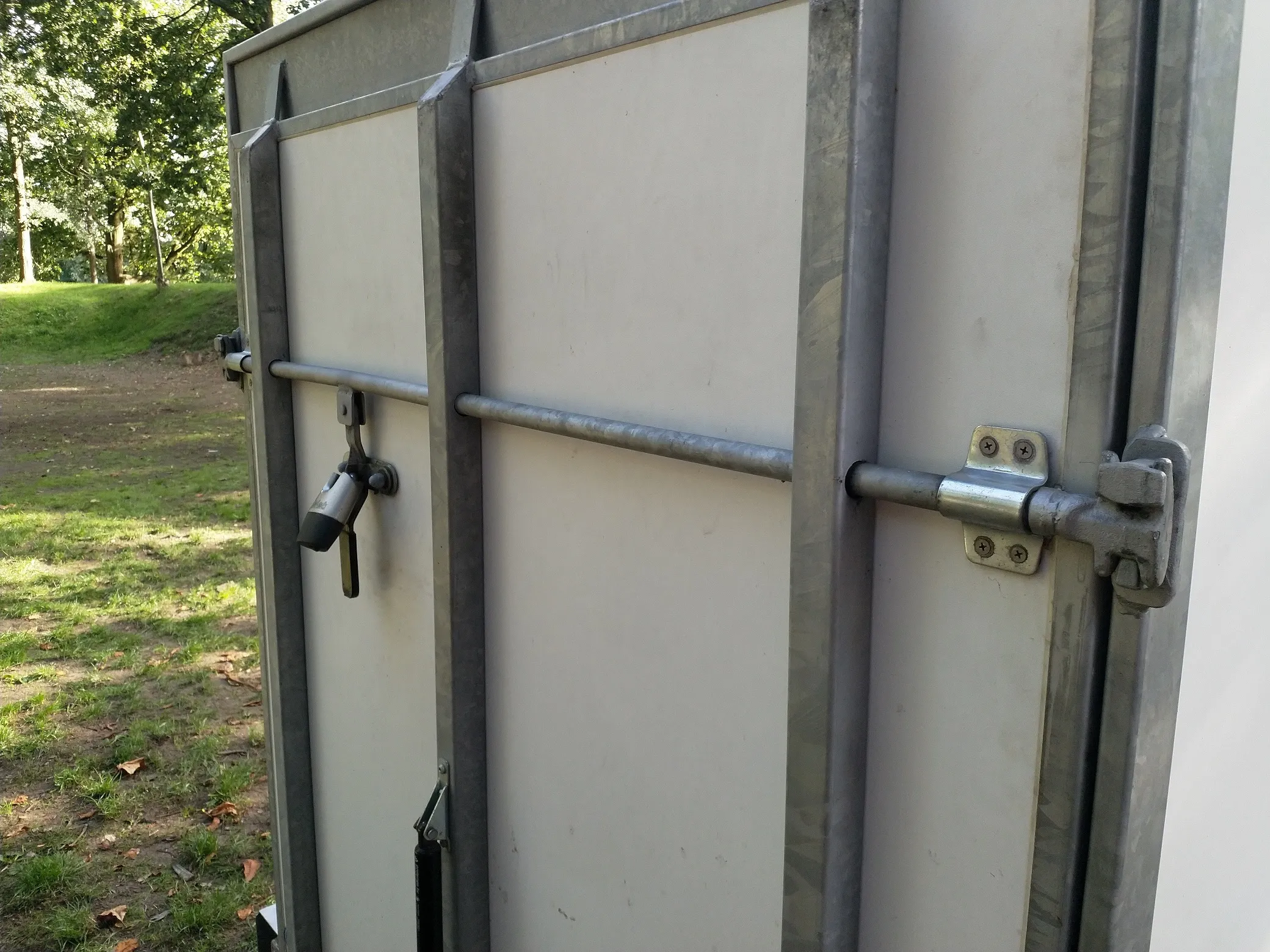 Gesloten aanhanger