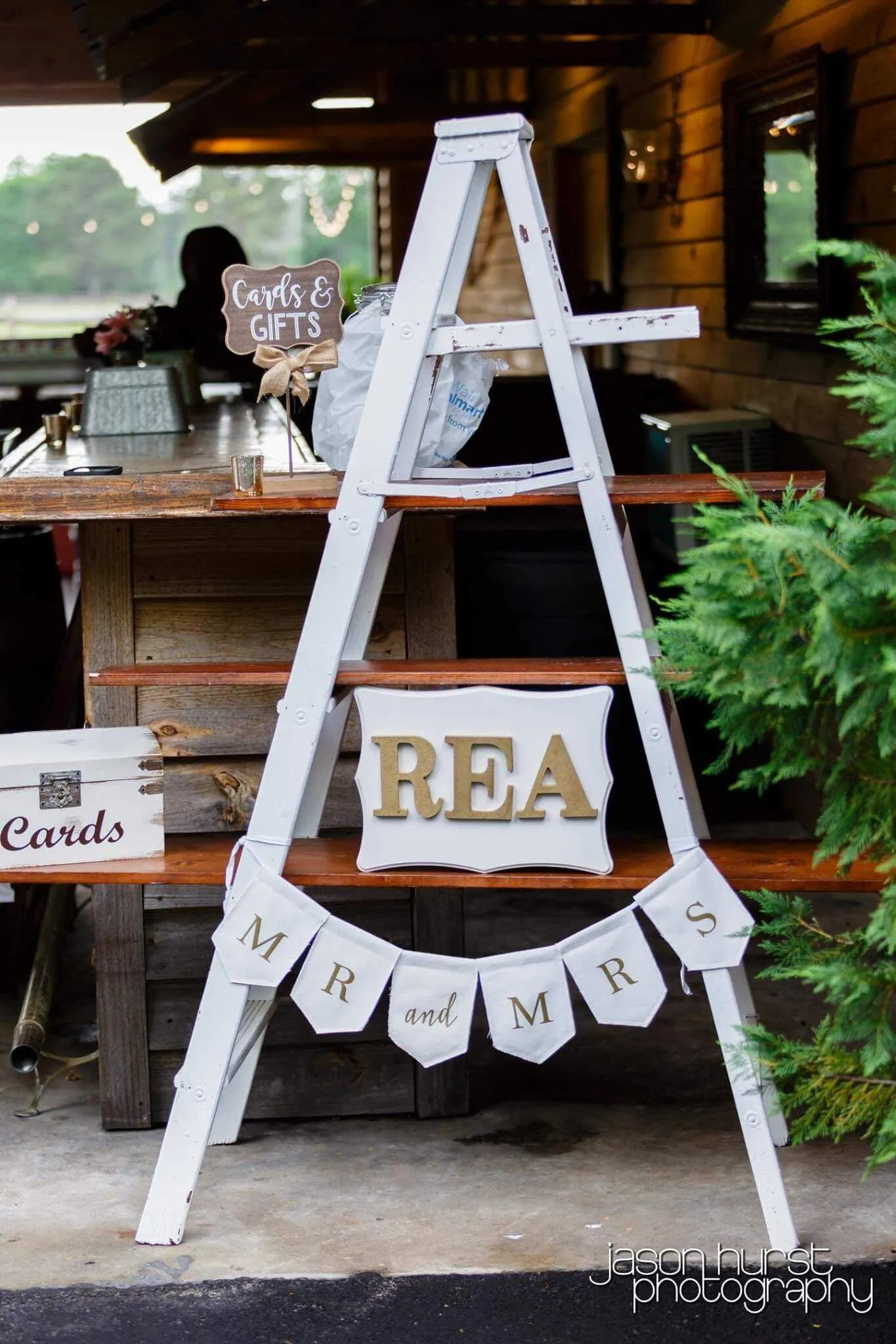 5' WHITE LADDER WITH SHELVES