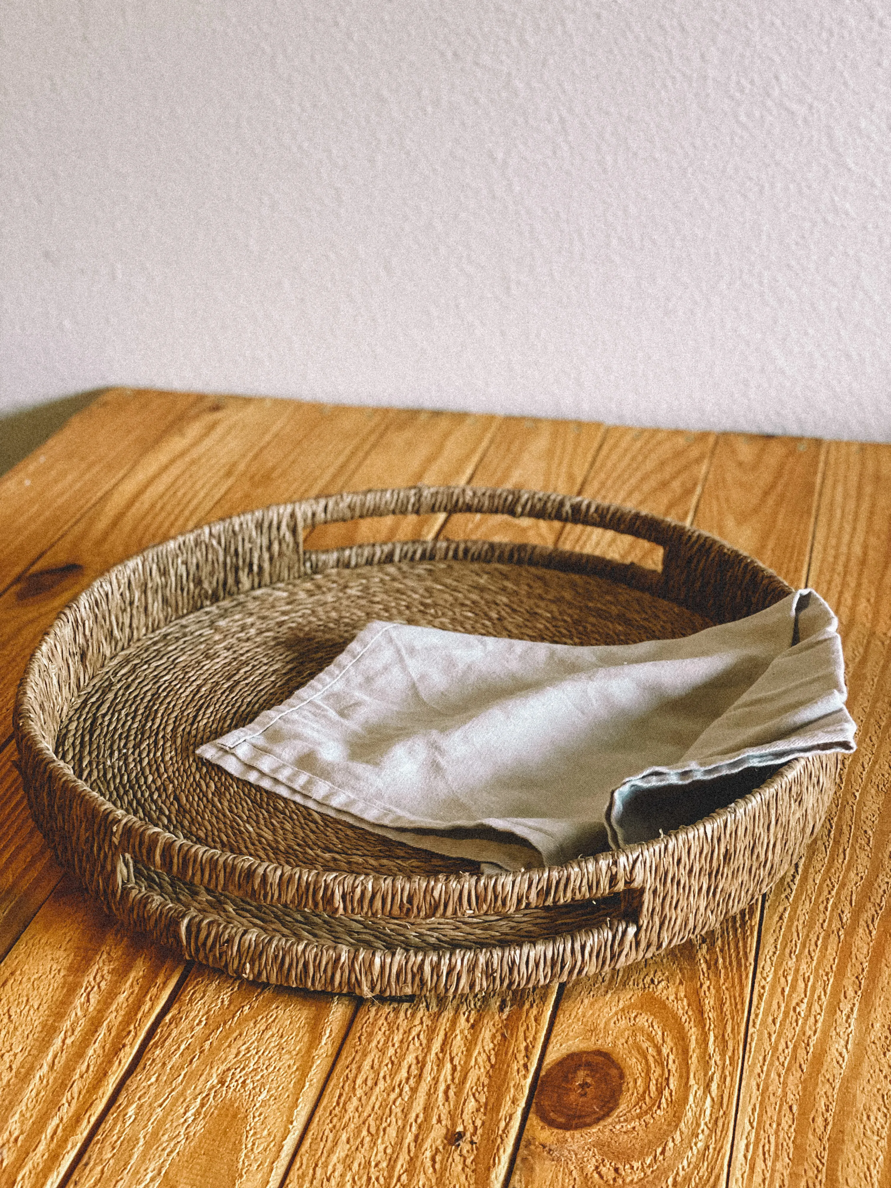 Round big rattan tray