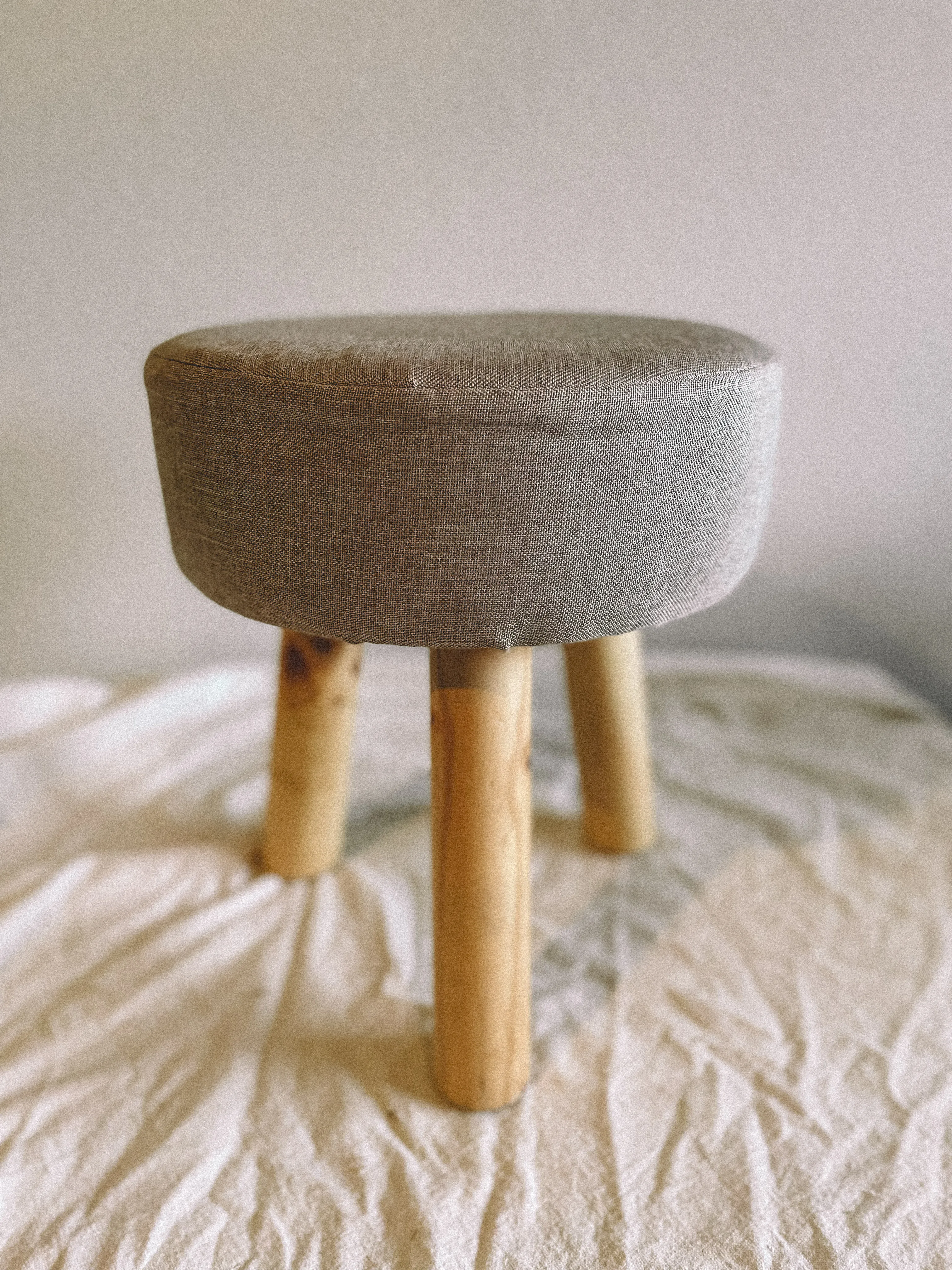Ottomans small tripod