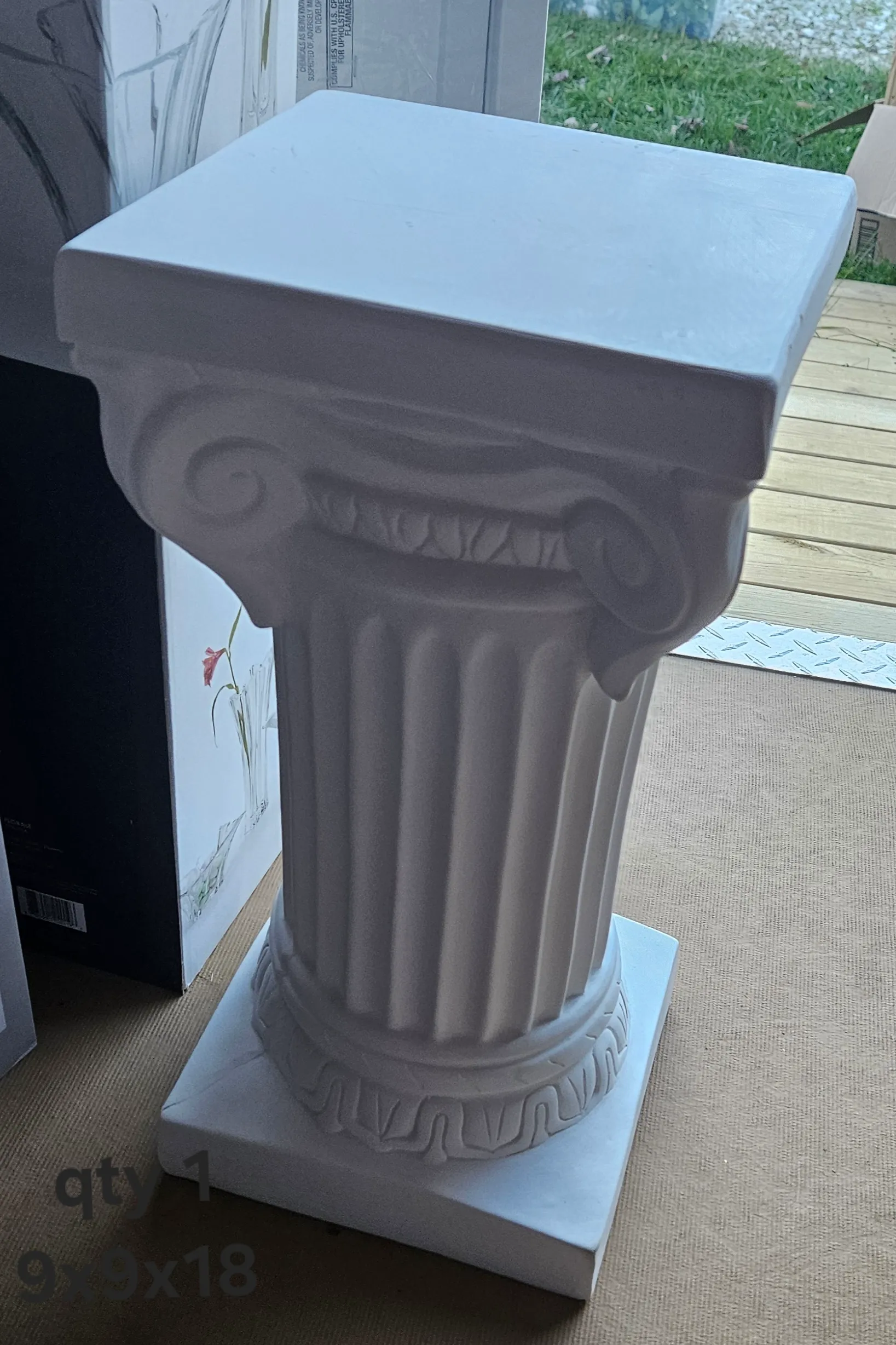 Pedestal - White