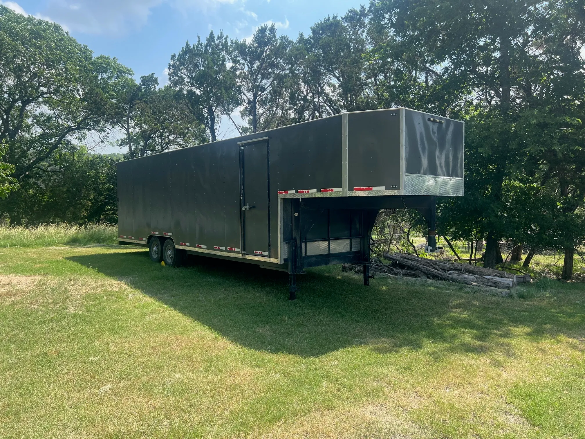 35' Gooseneck Enclosed Trailer