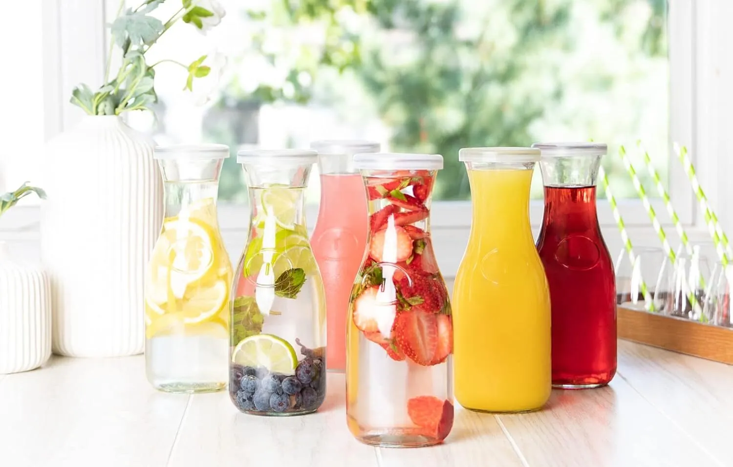 17.3 oz Glass Carafe Pitcher