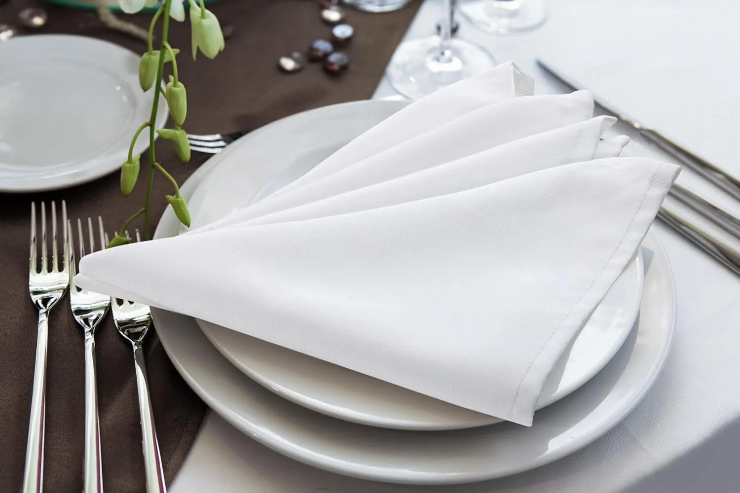 18" x 18" White Polyester Napkin