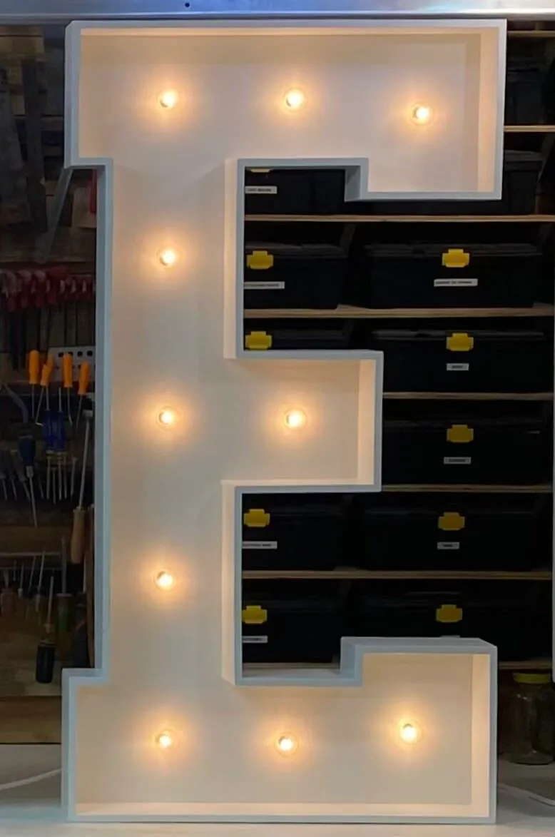 Marquee Letter E