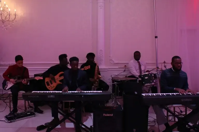 Live Band 