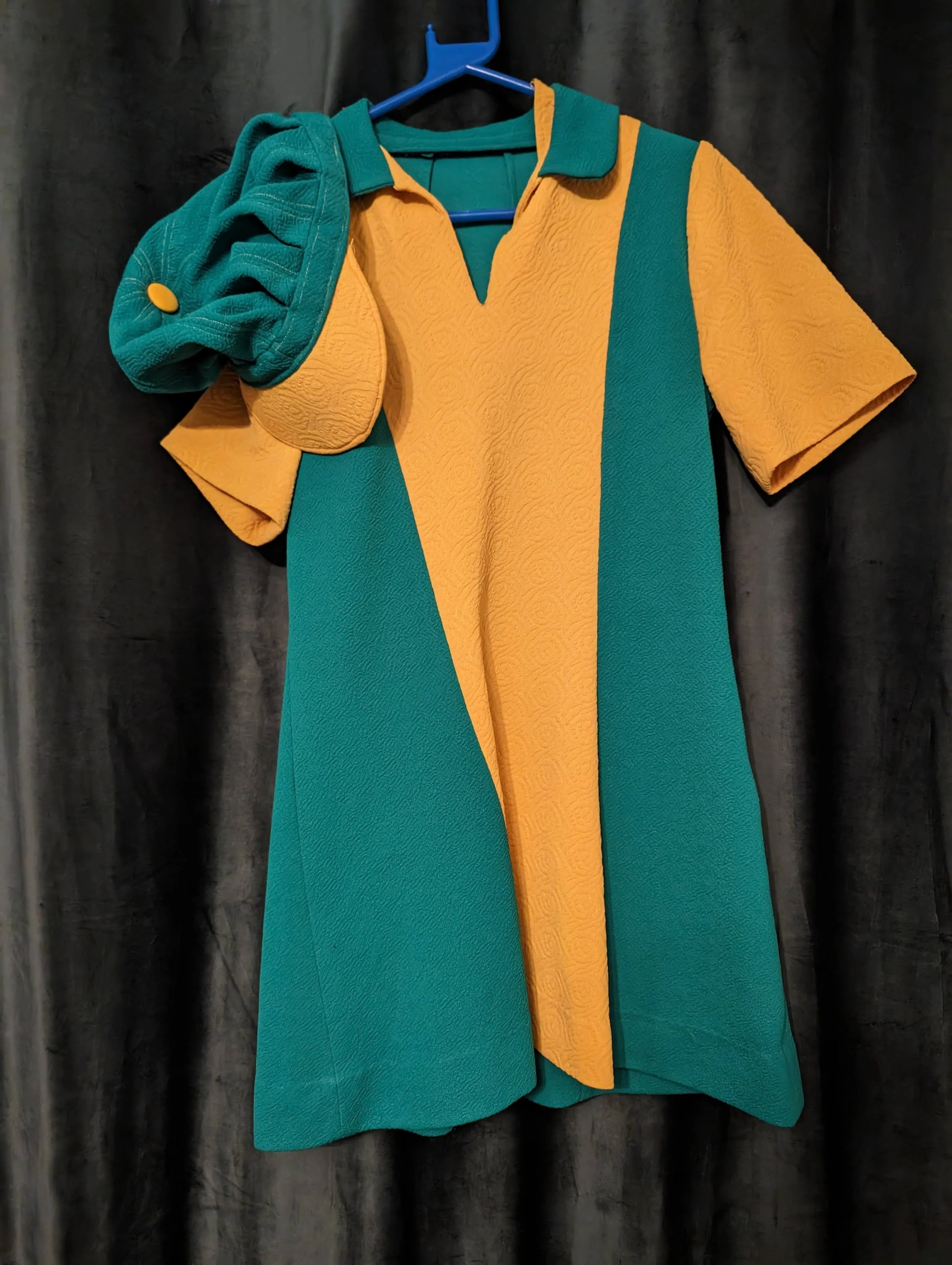 60s style A line dress in green and yellow with matching hat