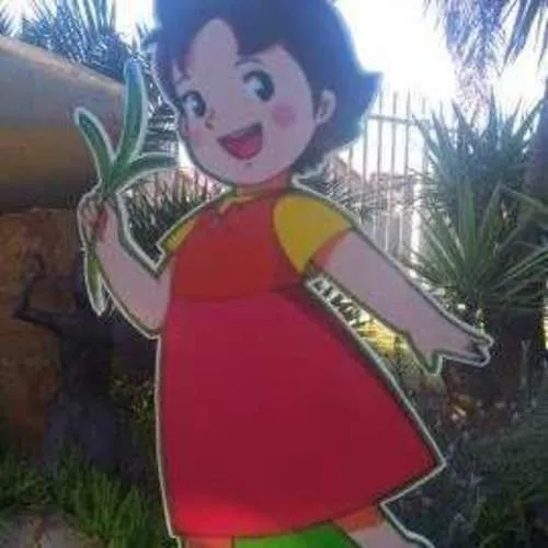 S1018 Heidi Cut Out