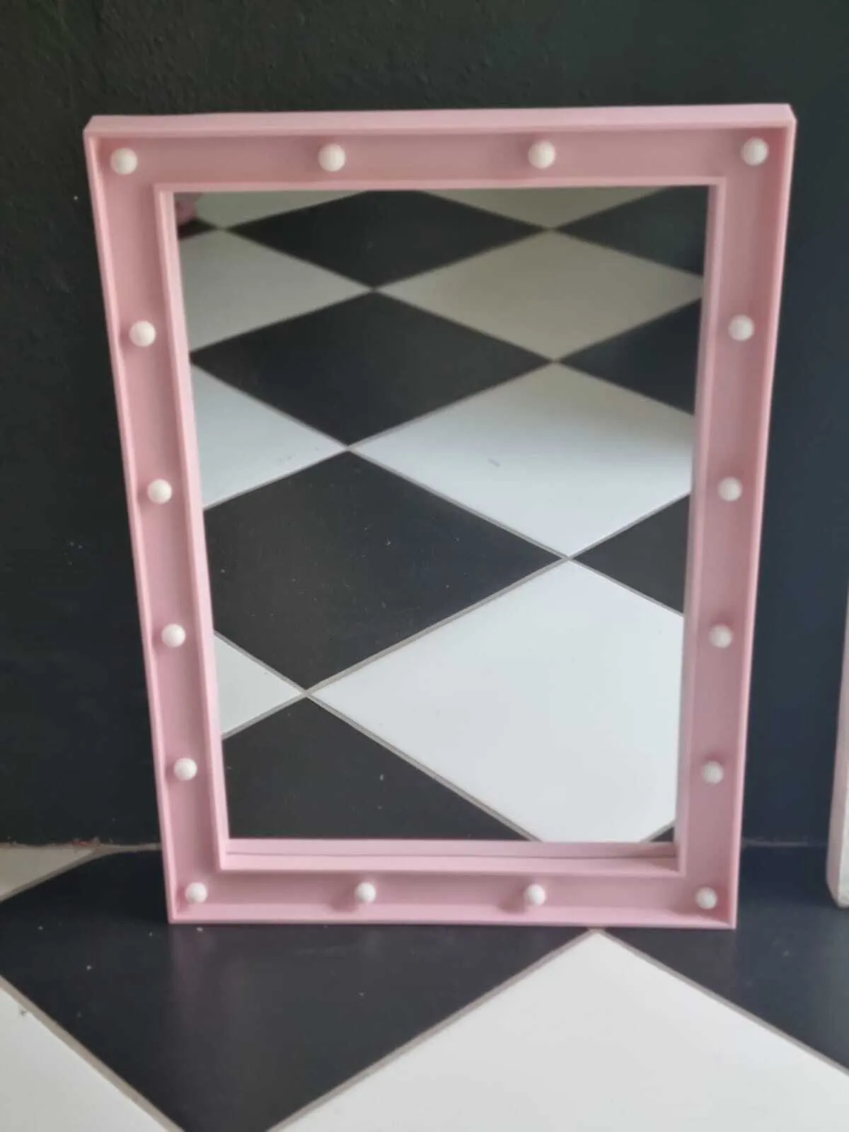 LS16 Pink Hollywood Mirror