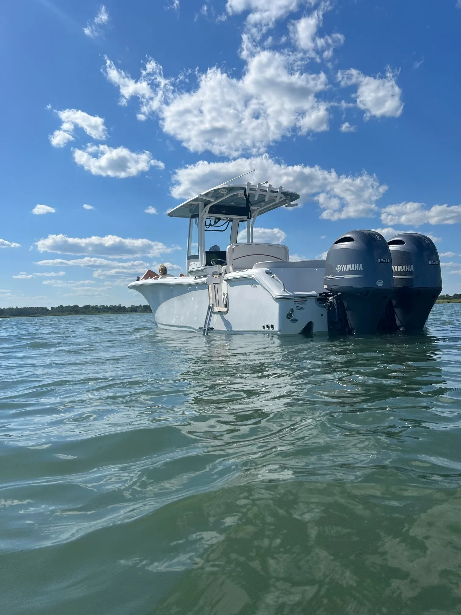 265 Sea Hunt Ultra for Charter with Captain
