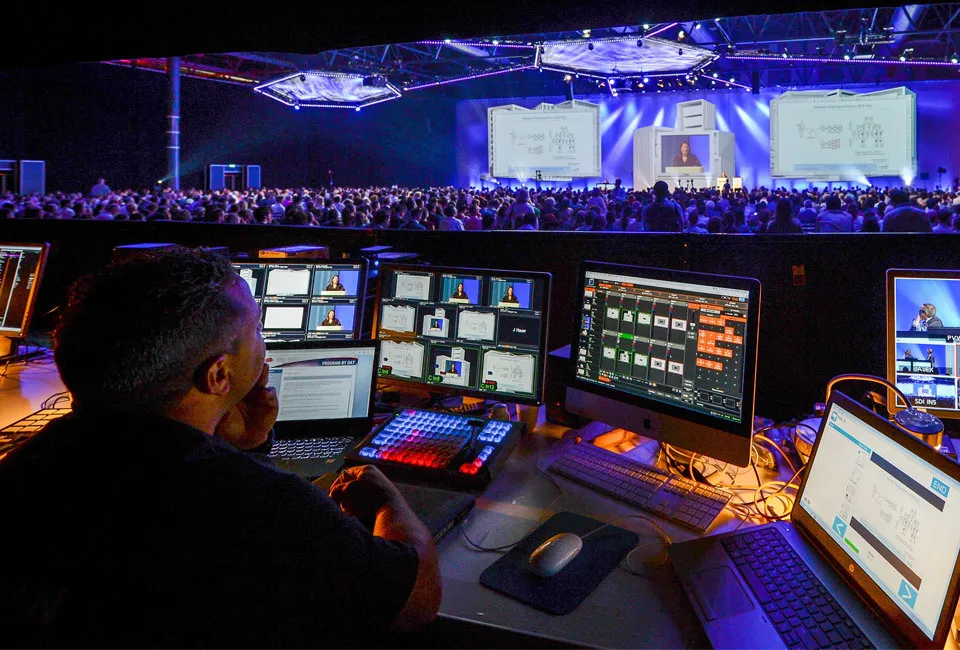 AV TECHNICIANS