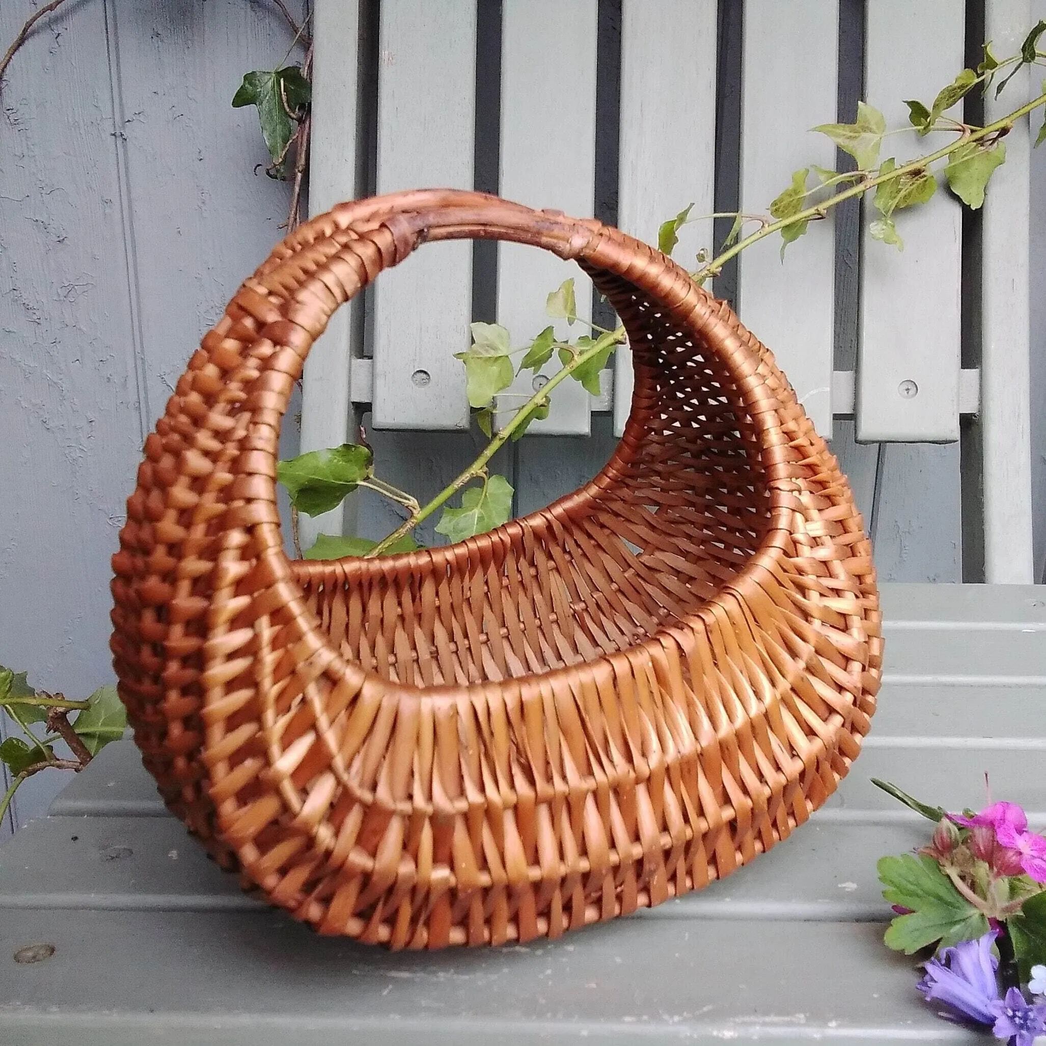 Small gondola basket