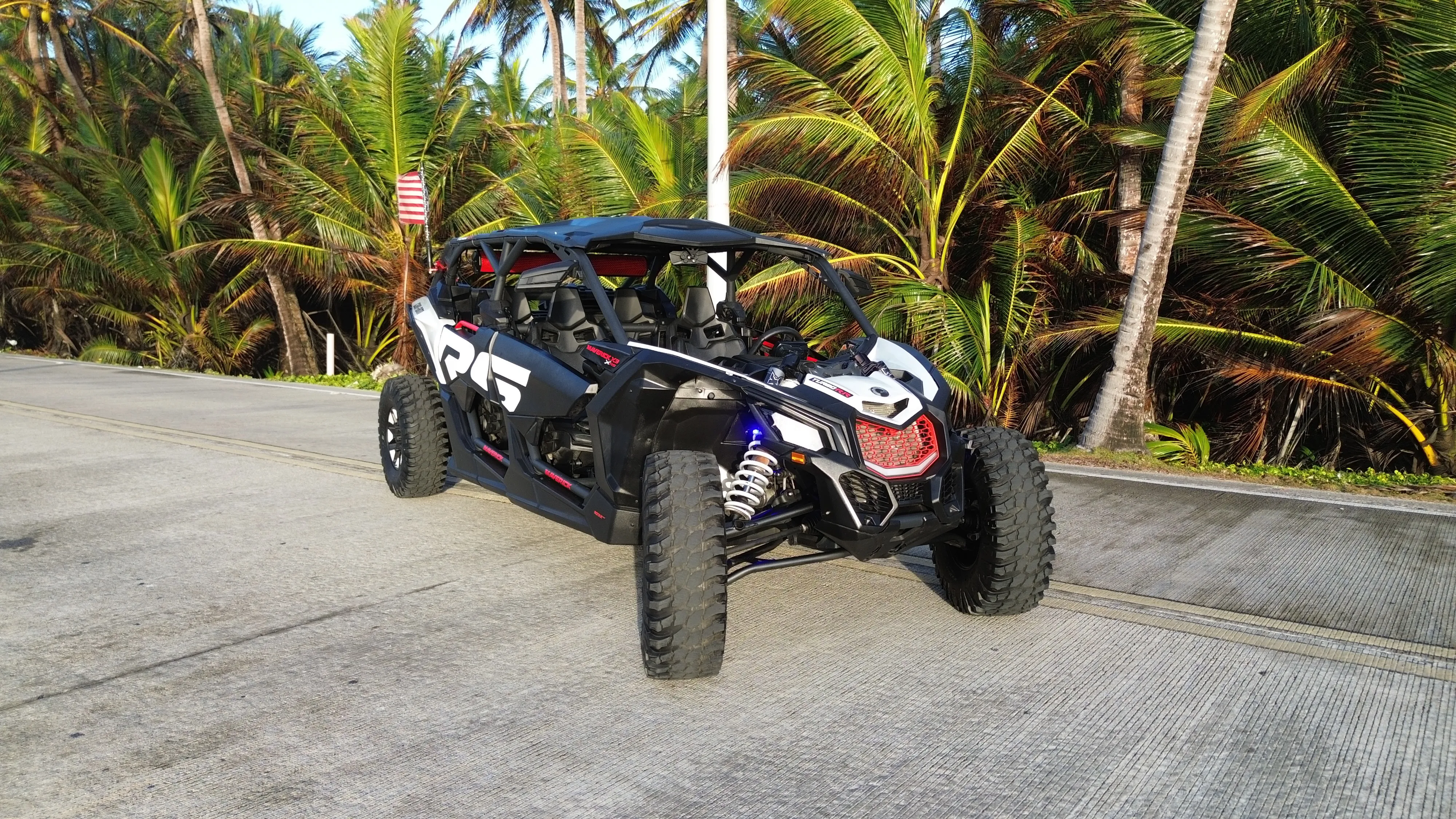 Can-Am Maverick R