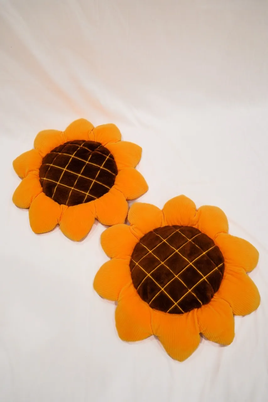 Sunflower Pillow 18"