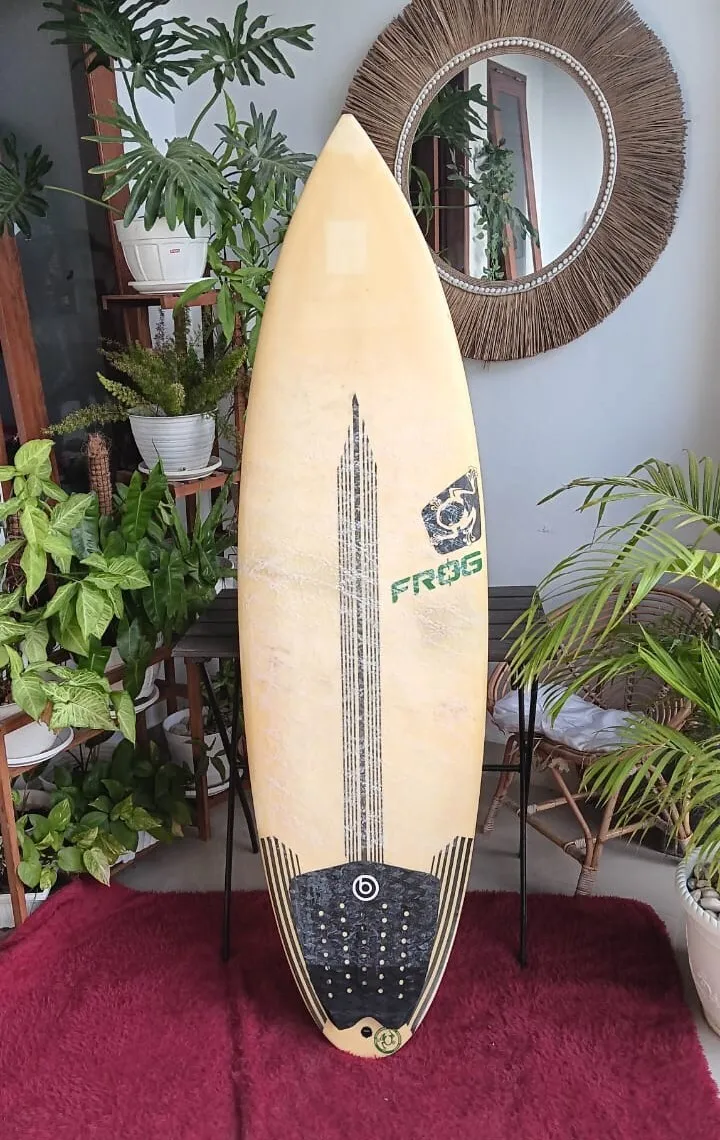 Surfboard 5'11