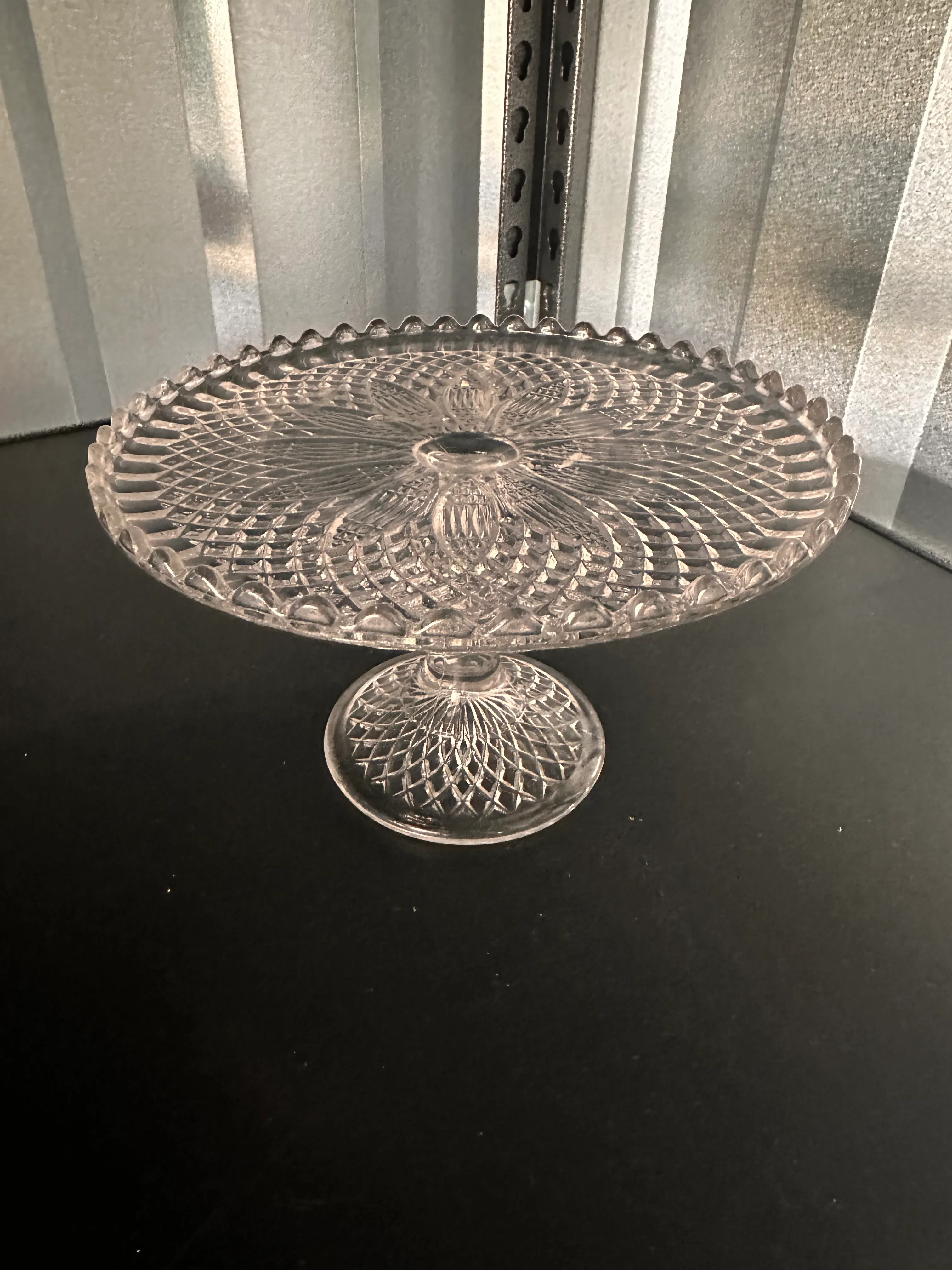 Cake stand-clear glass low raised edge