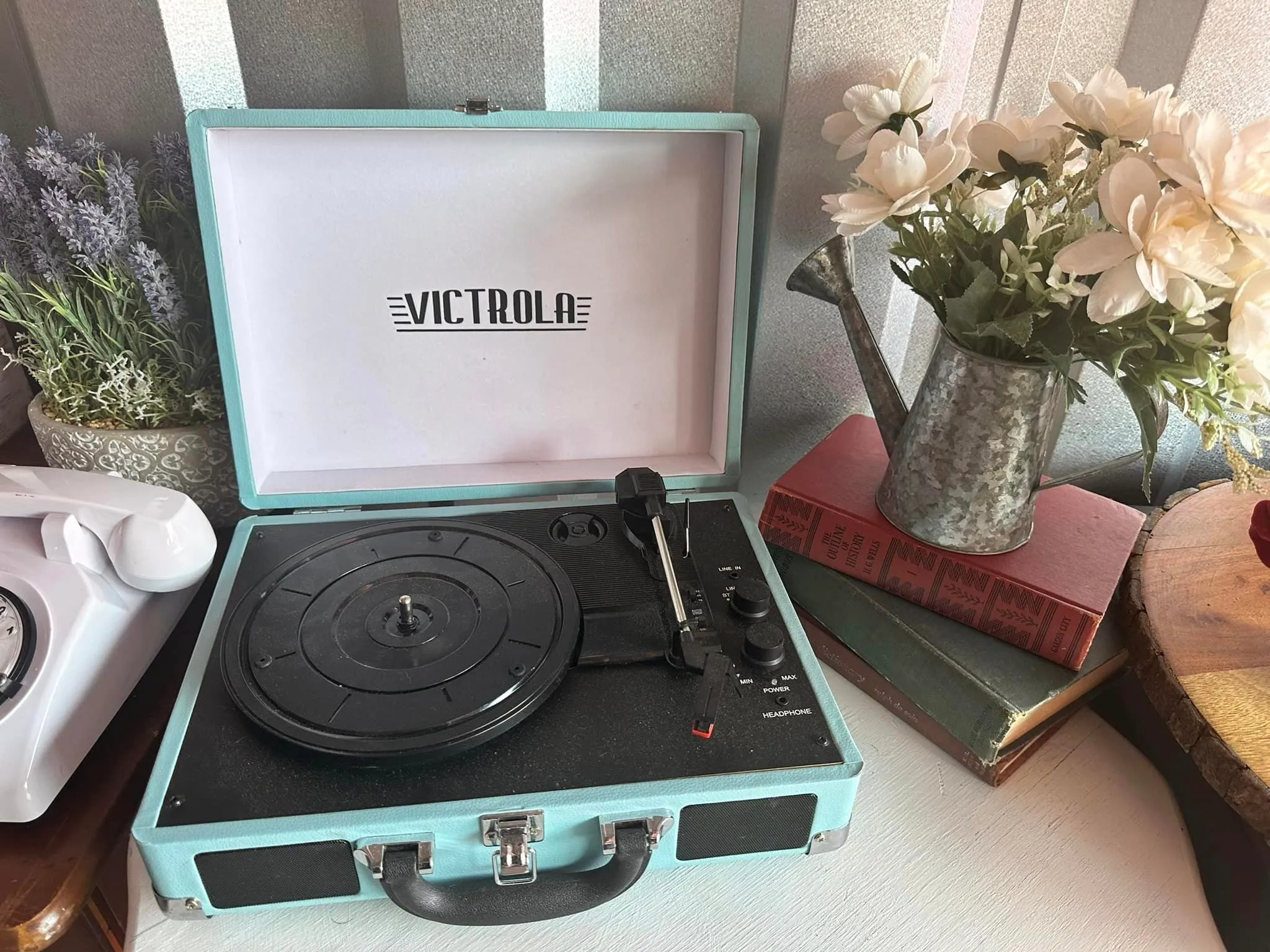 Victrola Decor