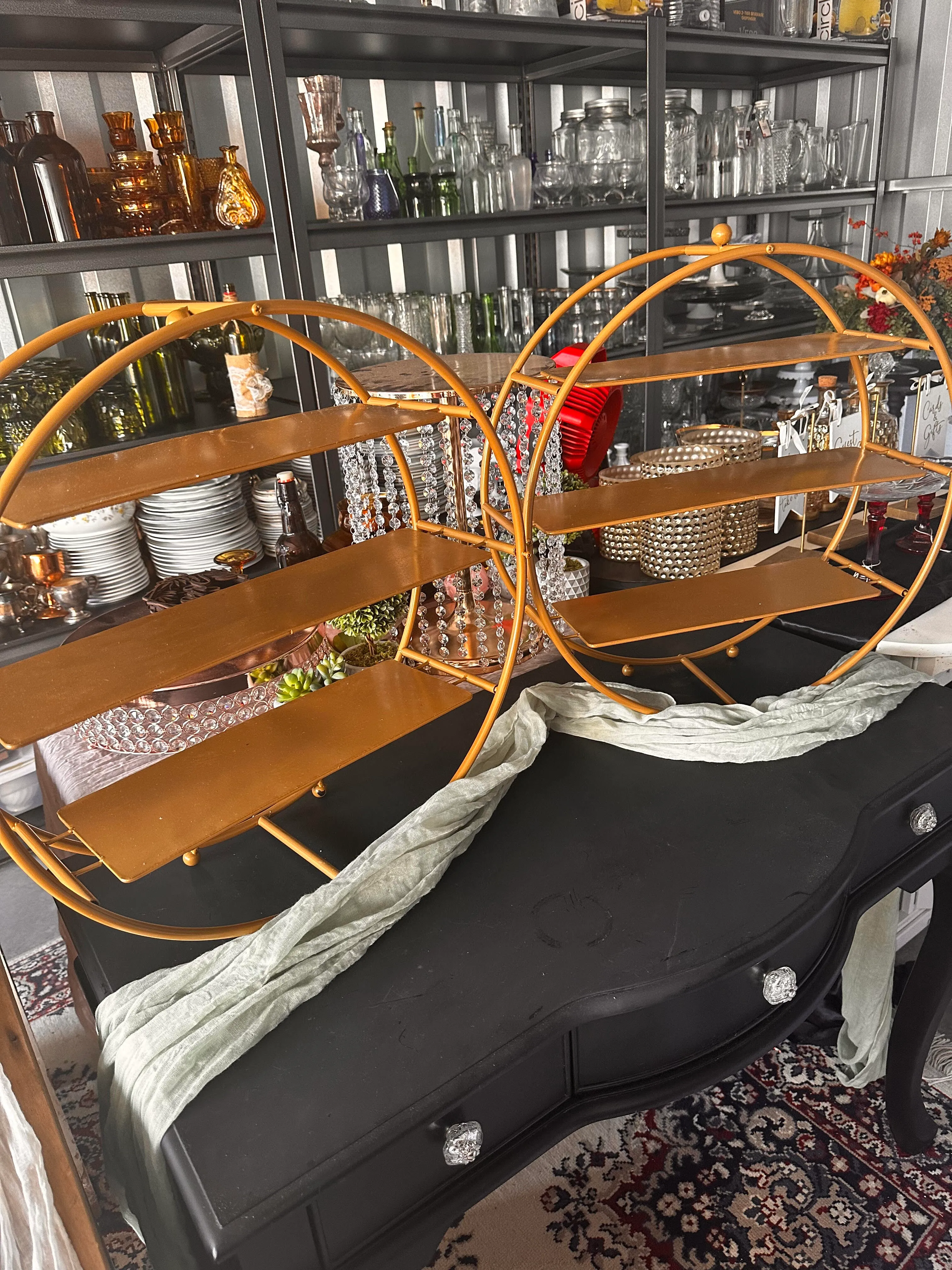 Cupcake Stand-Round Gold