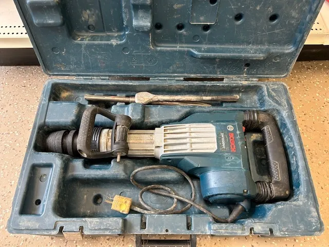 Bosch Demolition Hammer 