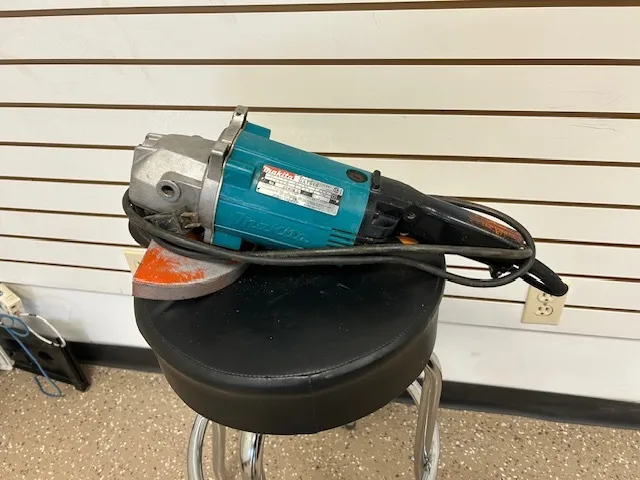 6" Grinder