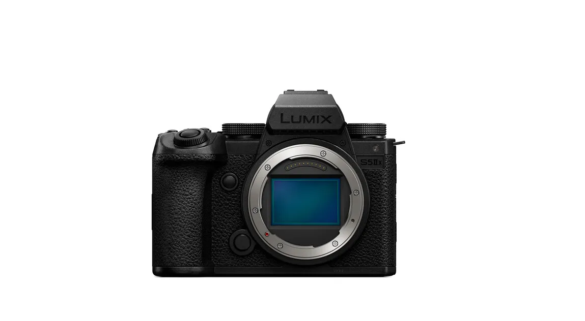 Panasonic Lumix DC-S5 IIX Mirrorless Camera Body (L-Mount) CAM0061