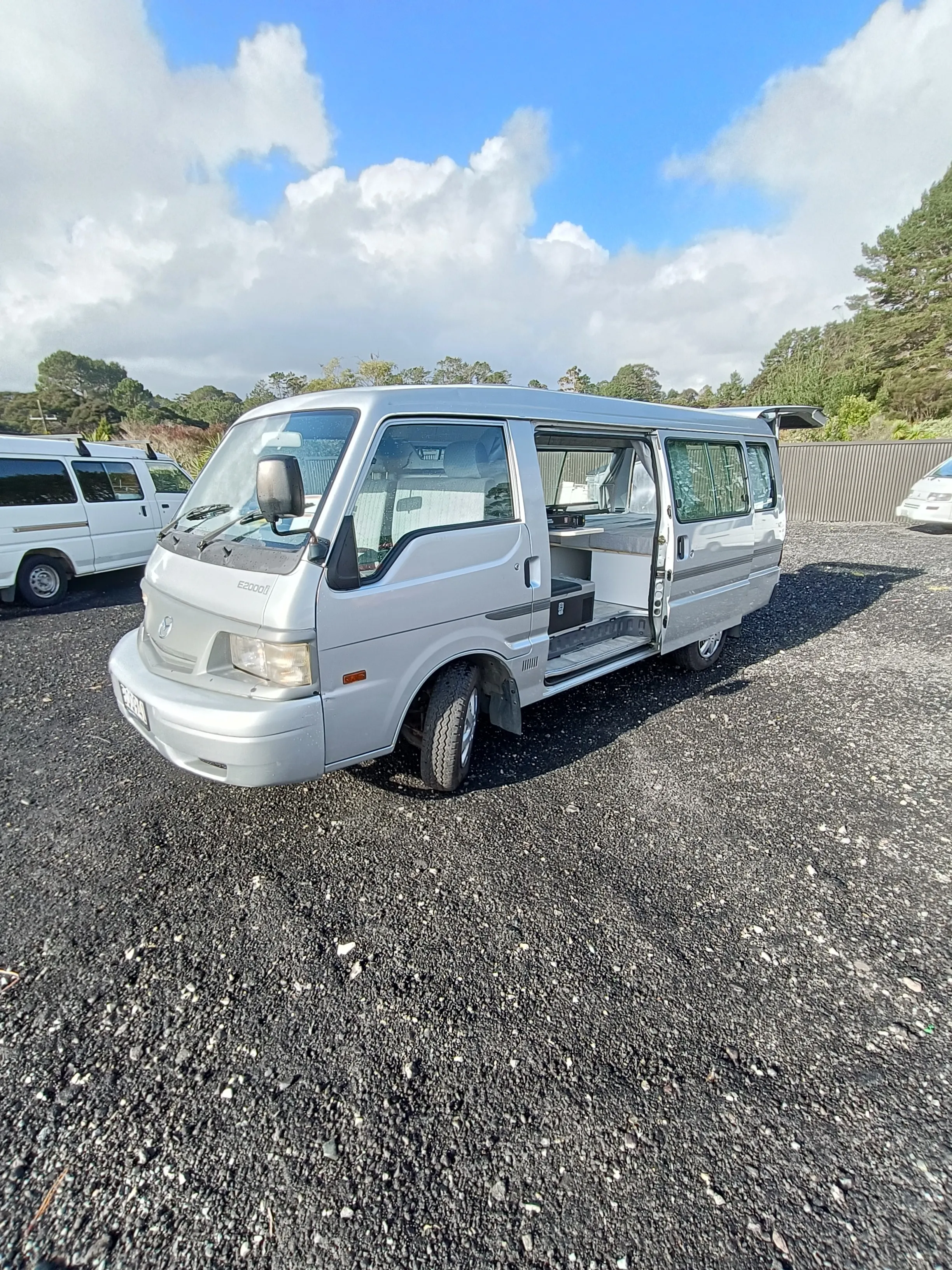 NZ$ 19,750: Mazda E2000