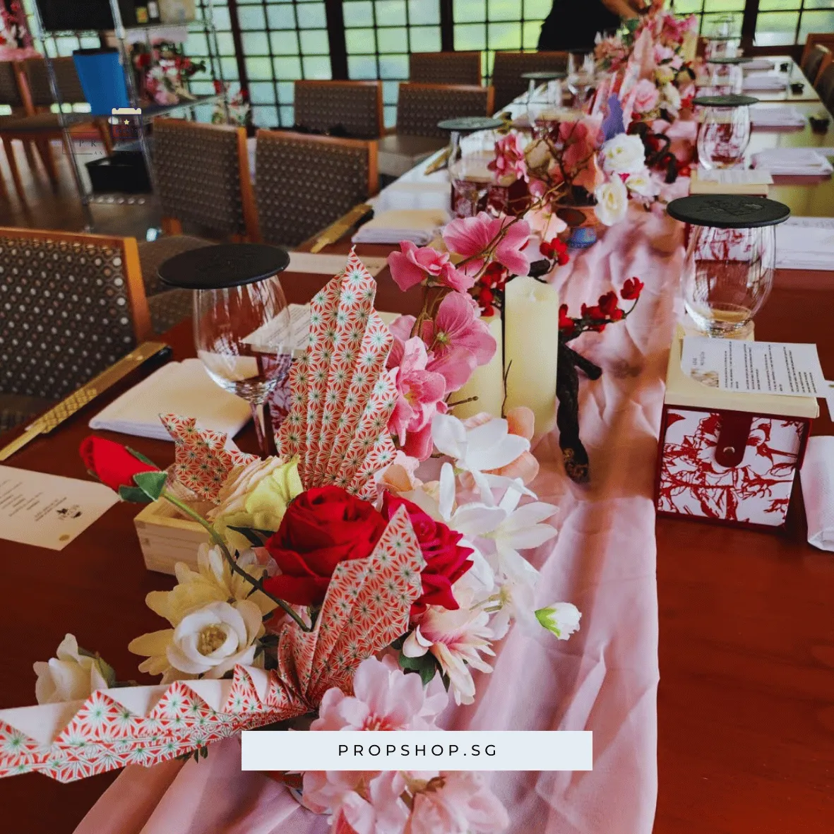 TABLE FLOWER-01