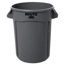 32 gallon brute trash can