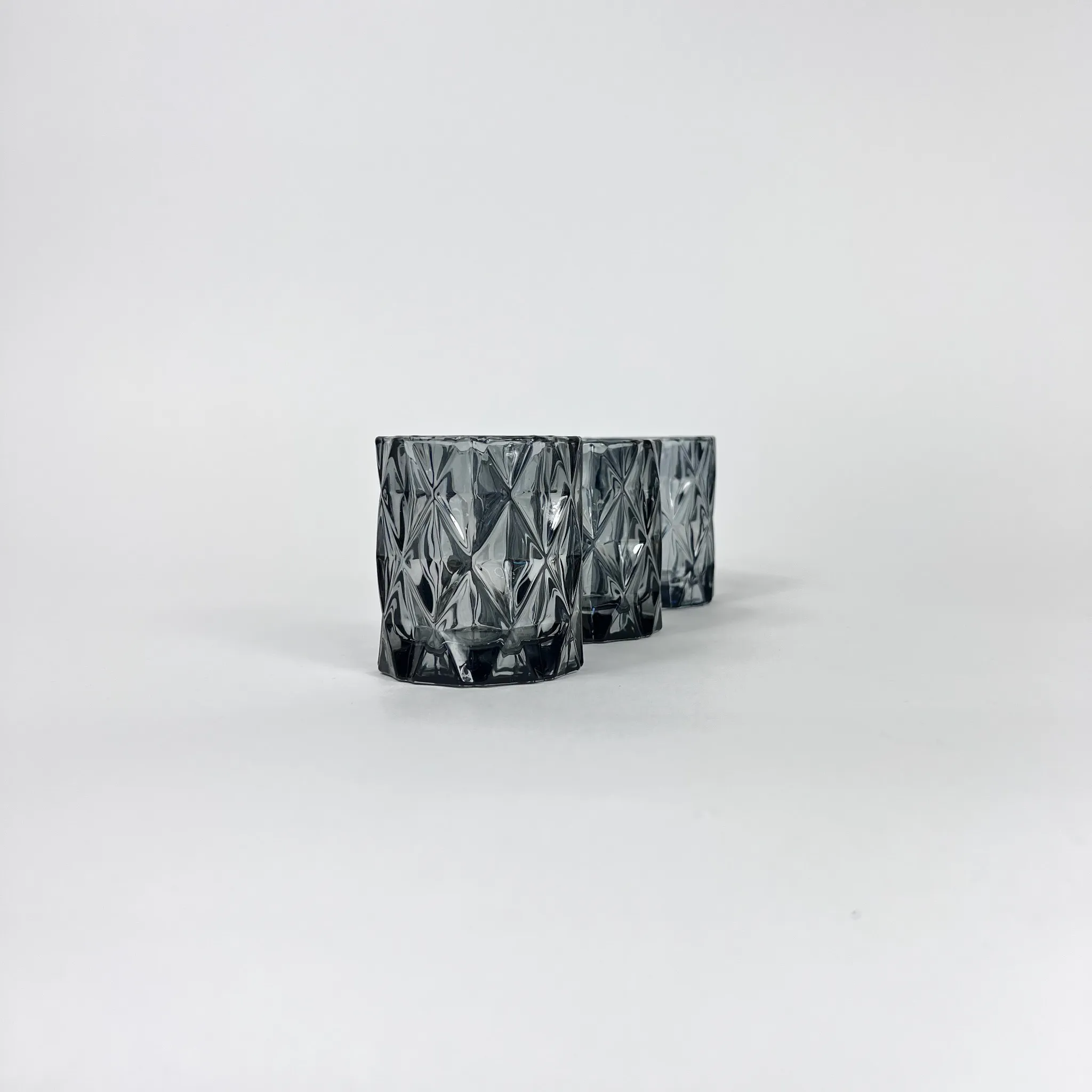 FACETED GRAY VOTIVE