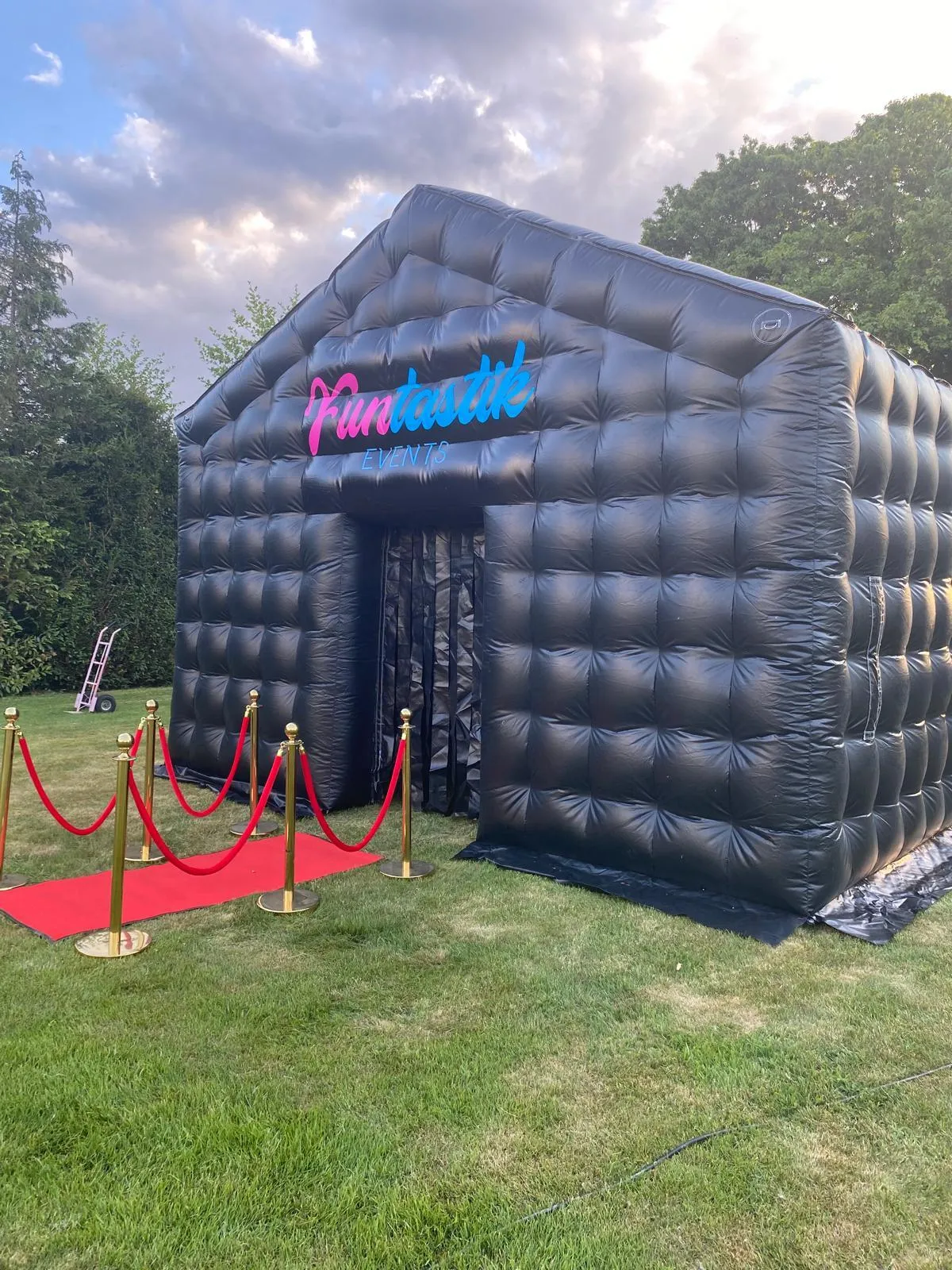 Party pop-up