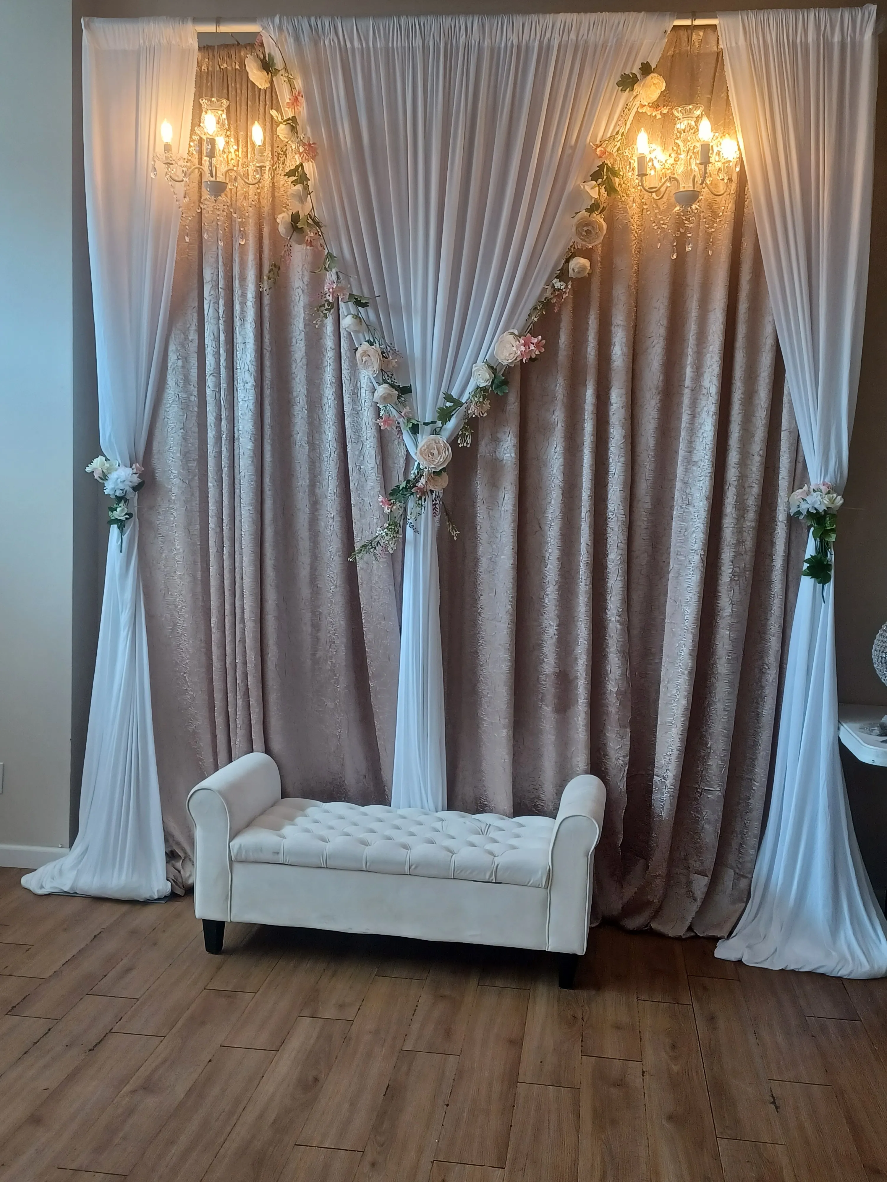 Hanging/fancy chandeliers