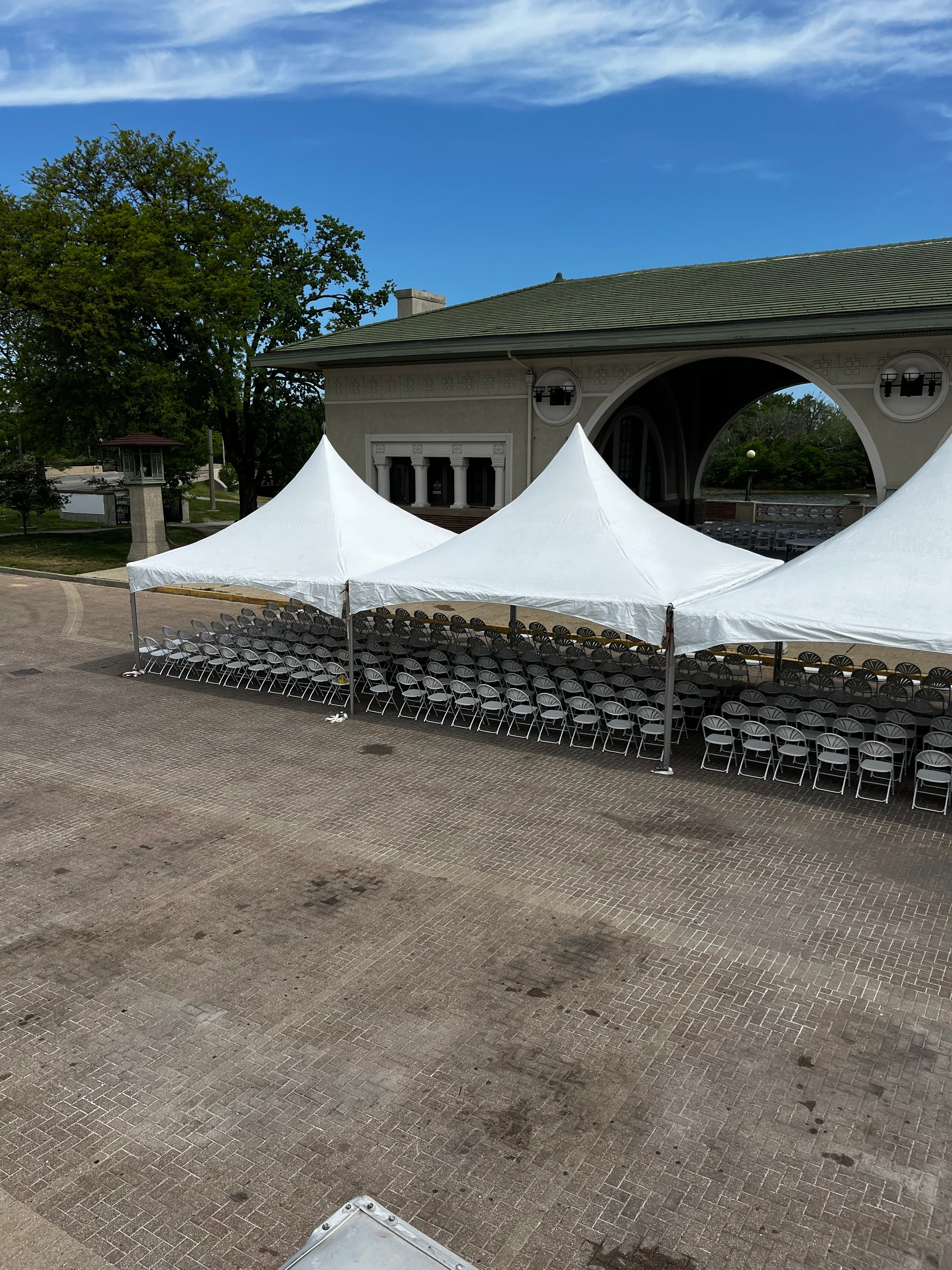 20 x 60 Tent Bundle with round tables 