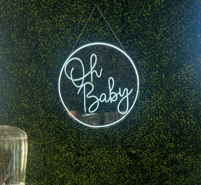 Neon Sign: "Oh Baby" 