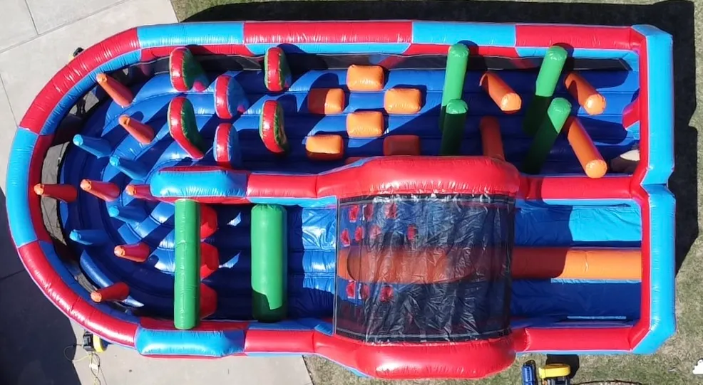 U Obstacle Course Extreme Challenge <br> L: 30' x W: 14' x H: 10'  <br> DRY ONLY