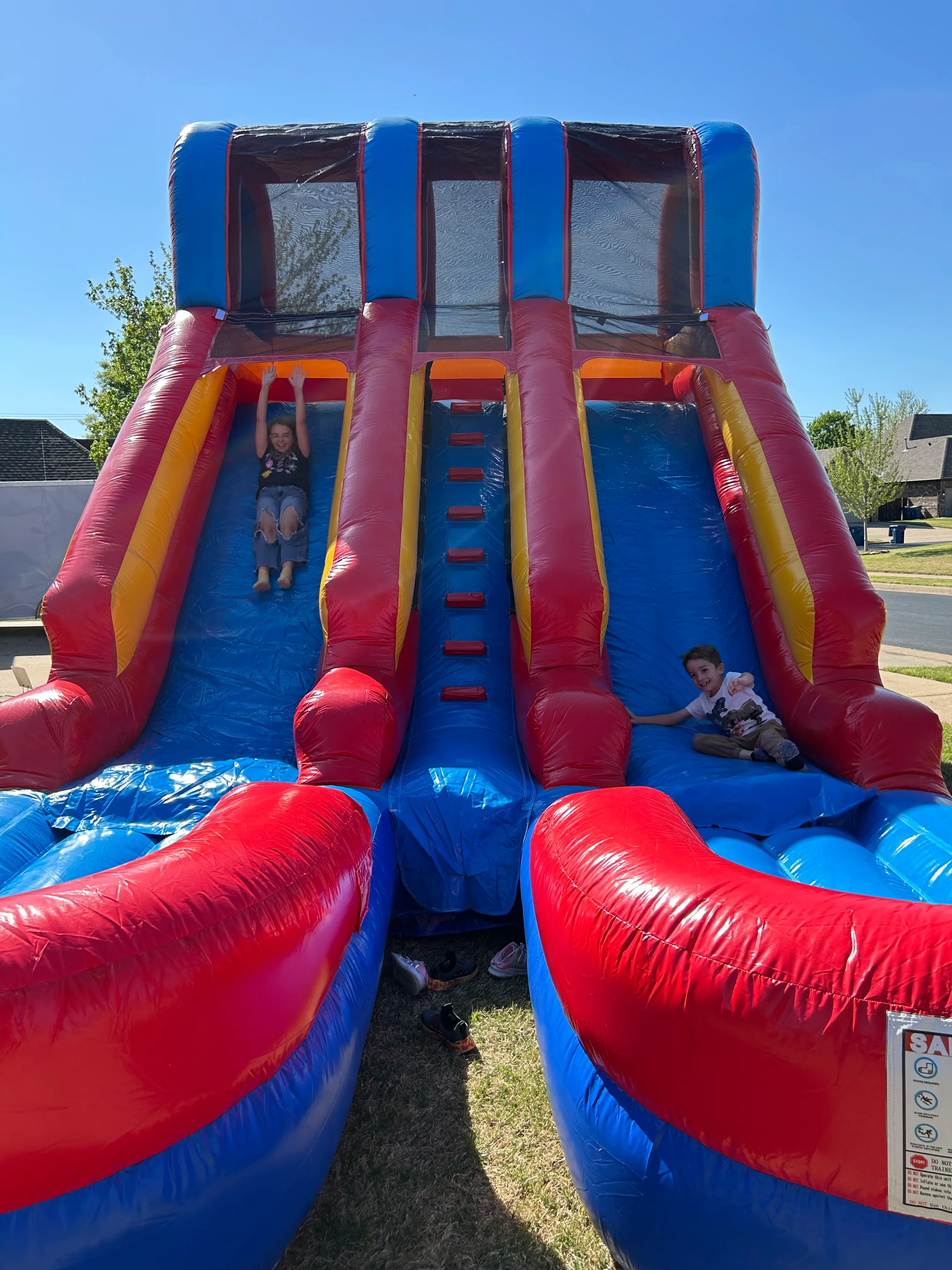 15' Red n Blue Slide <br> L: 23' x W: 13' x H: 15' <br> WET OR DRY