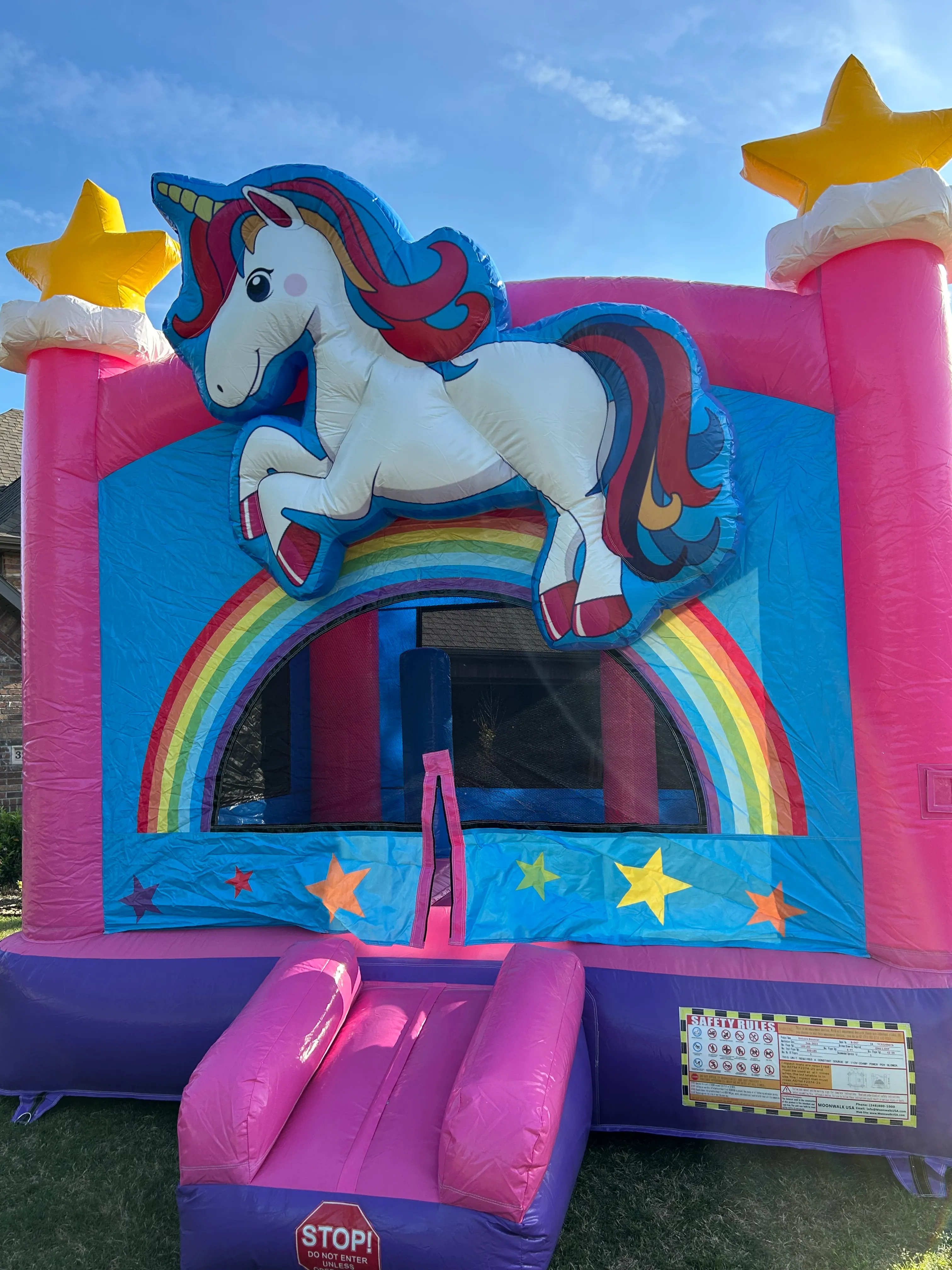 Unicorn N Stars <br> L: 14' x W: 13' x H: 14' <br> DRY ONLY