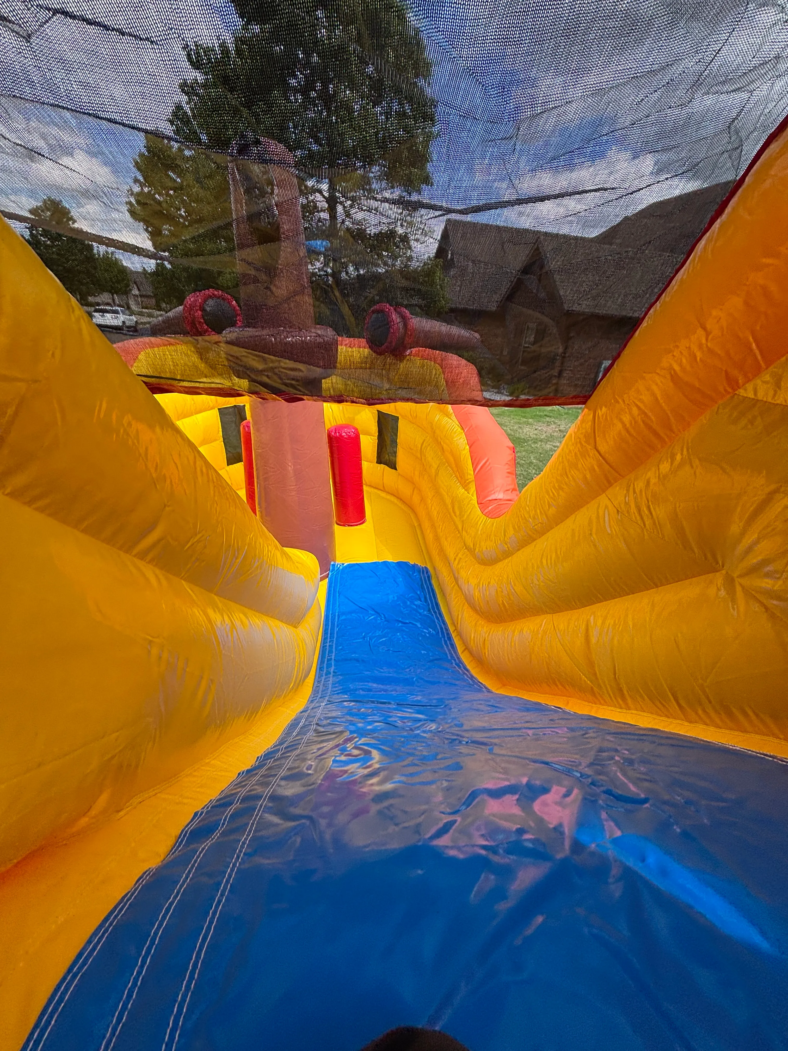 11' Pirate Ship w/ Slide <br>  L: 21' x W: 10' x H: 11' <br> DRY ONLY