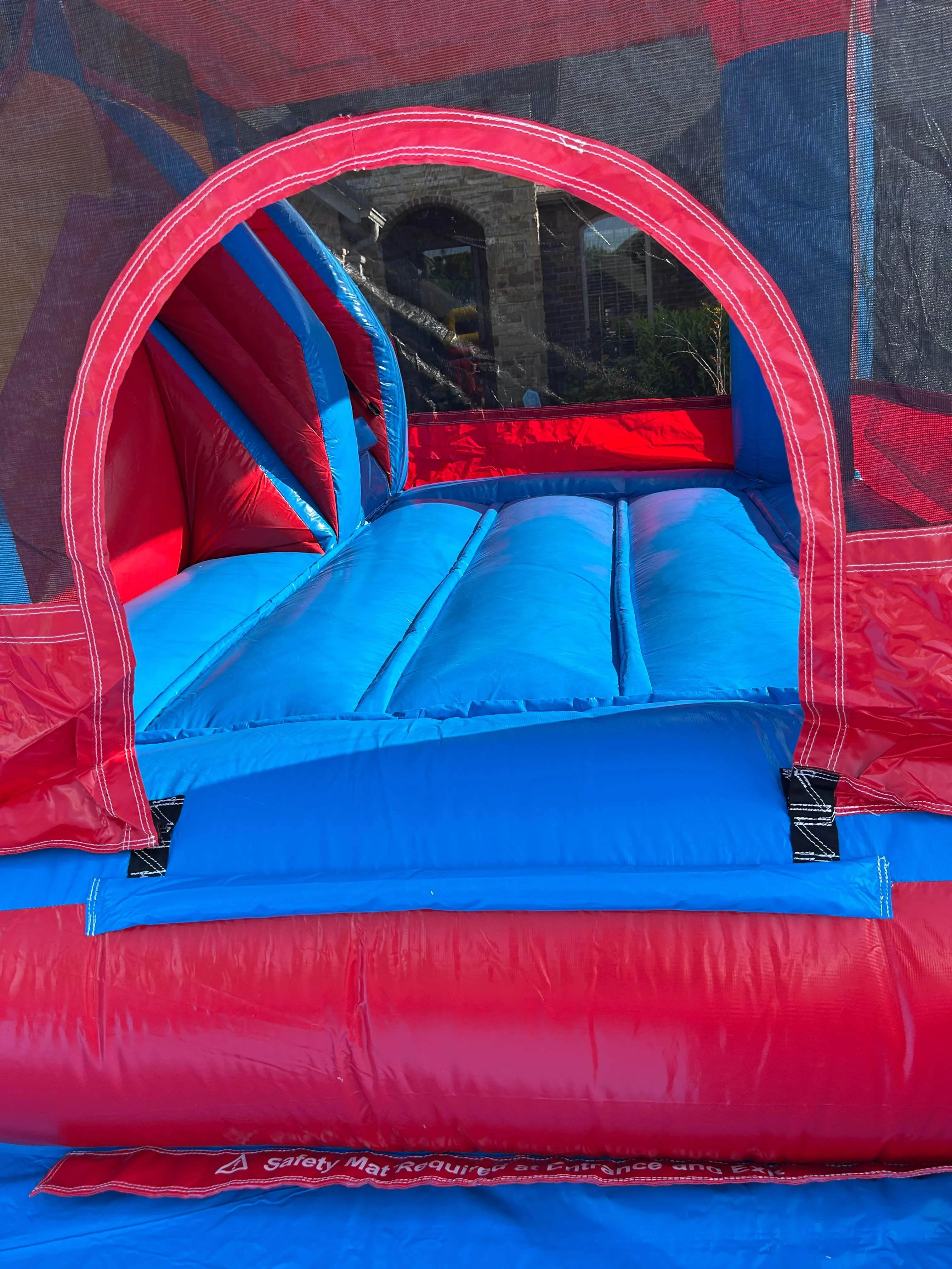 Red N Blue Combo <br> L: 12' x W: 15' x H: 10' <br> WET OR DRY