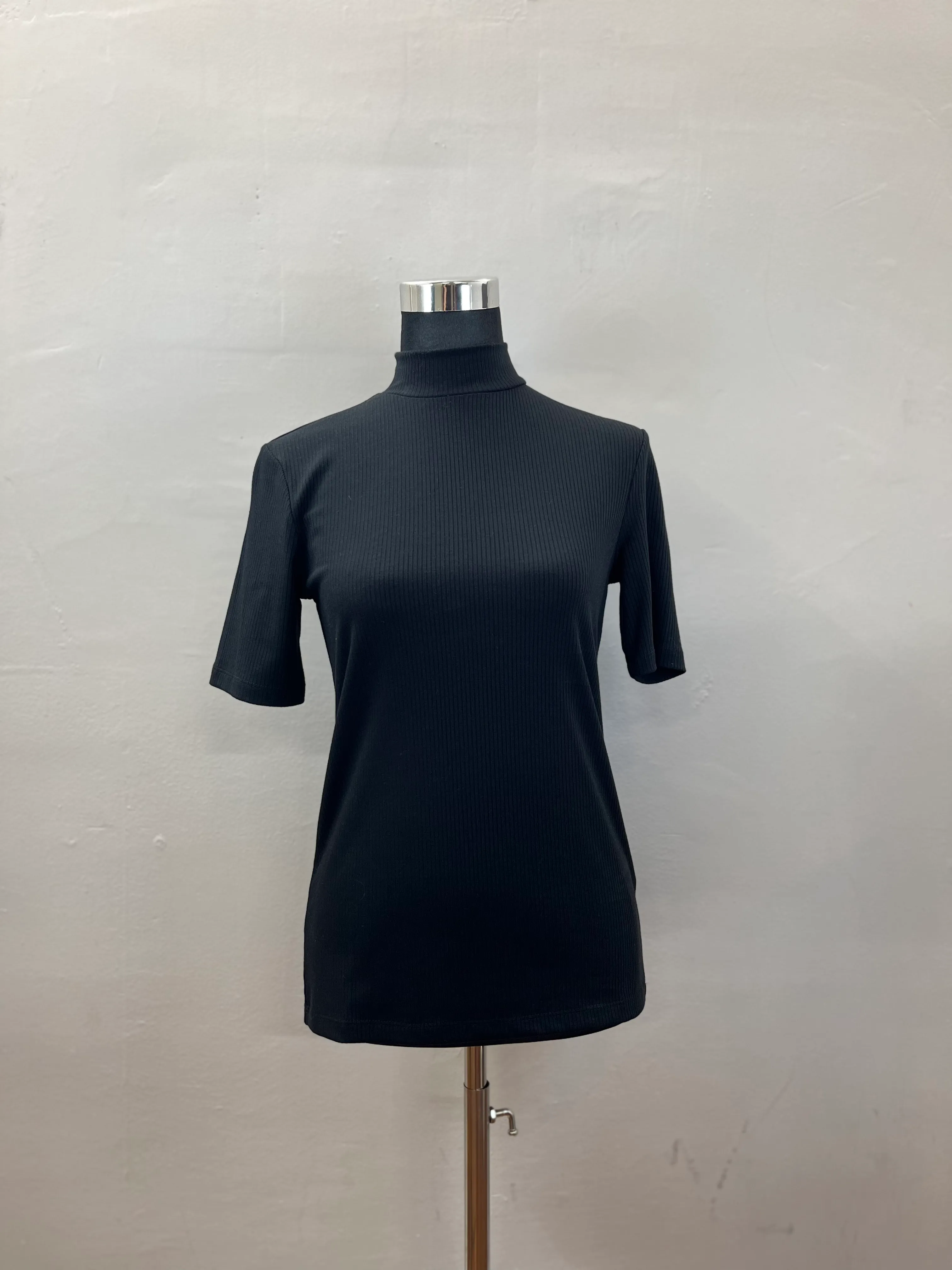 170. WOMENS TOP SIZE S