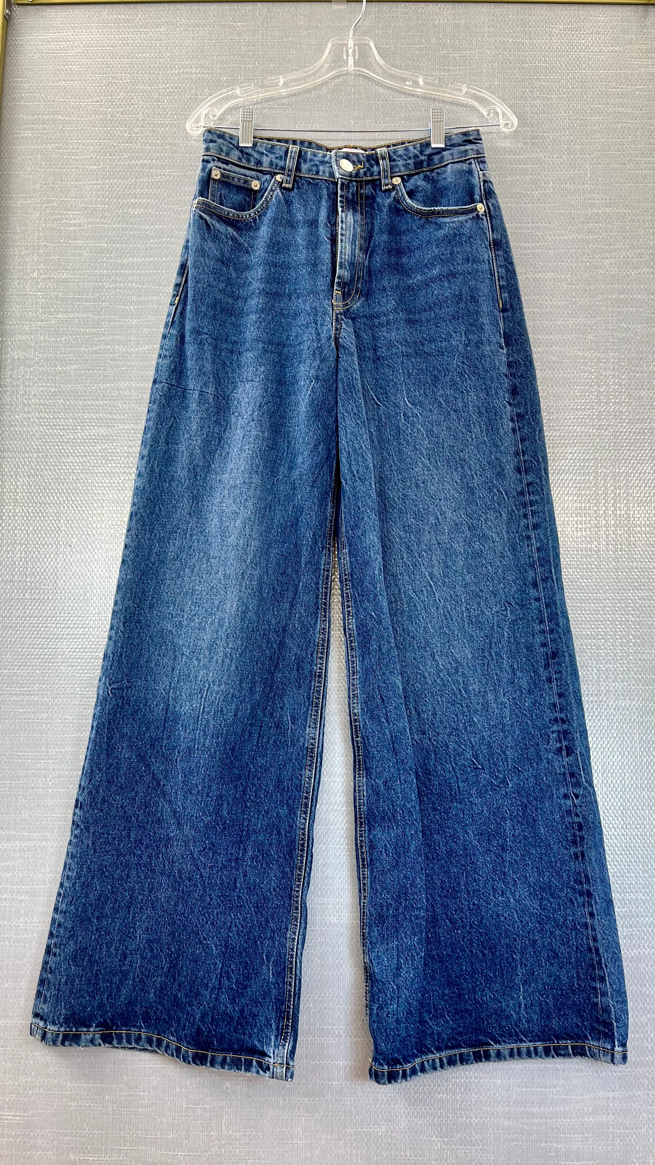 12. WOMENS JEANS SIZE 6