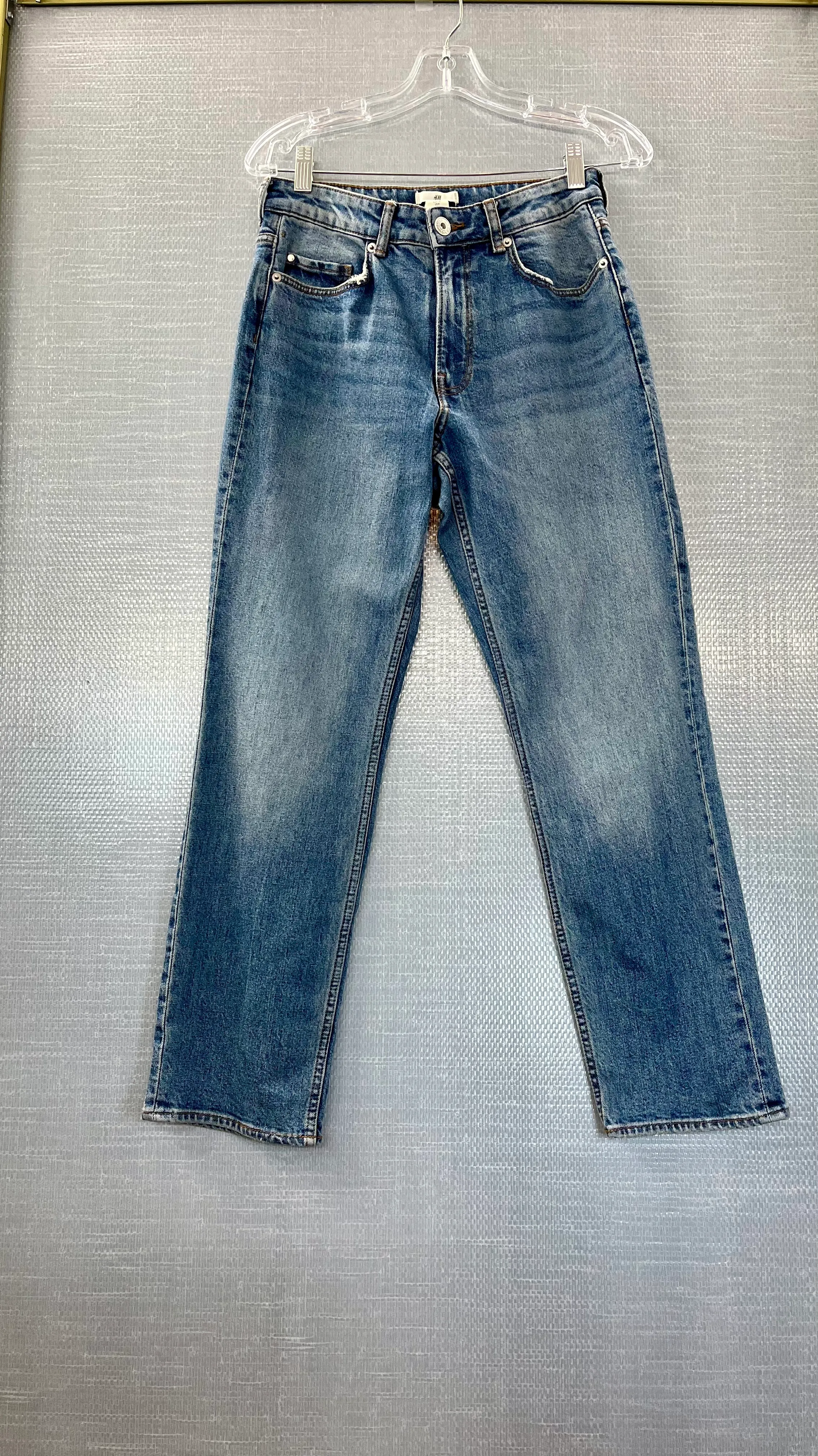 13. WOMENS JEANS SIZE 6