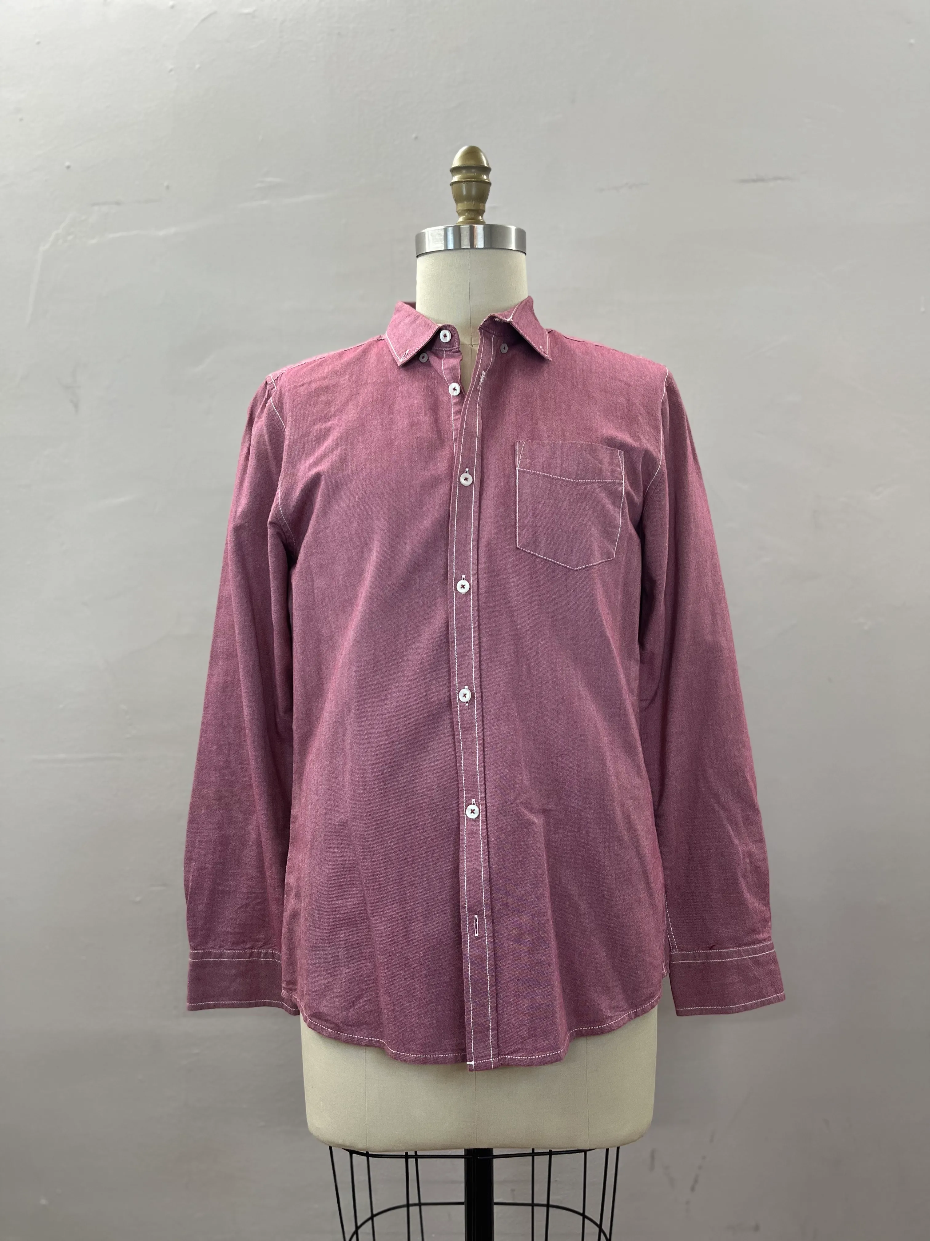 17. MENS BUTTON DOWN SIZE M
