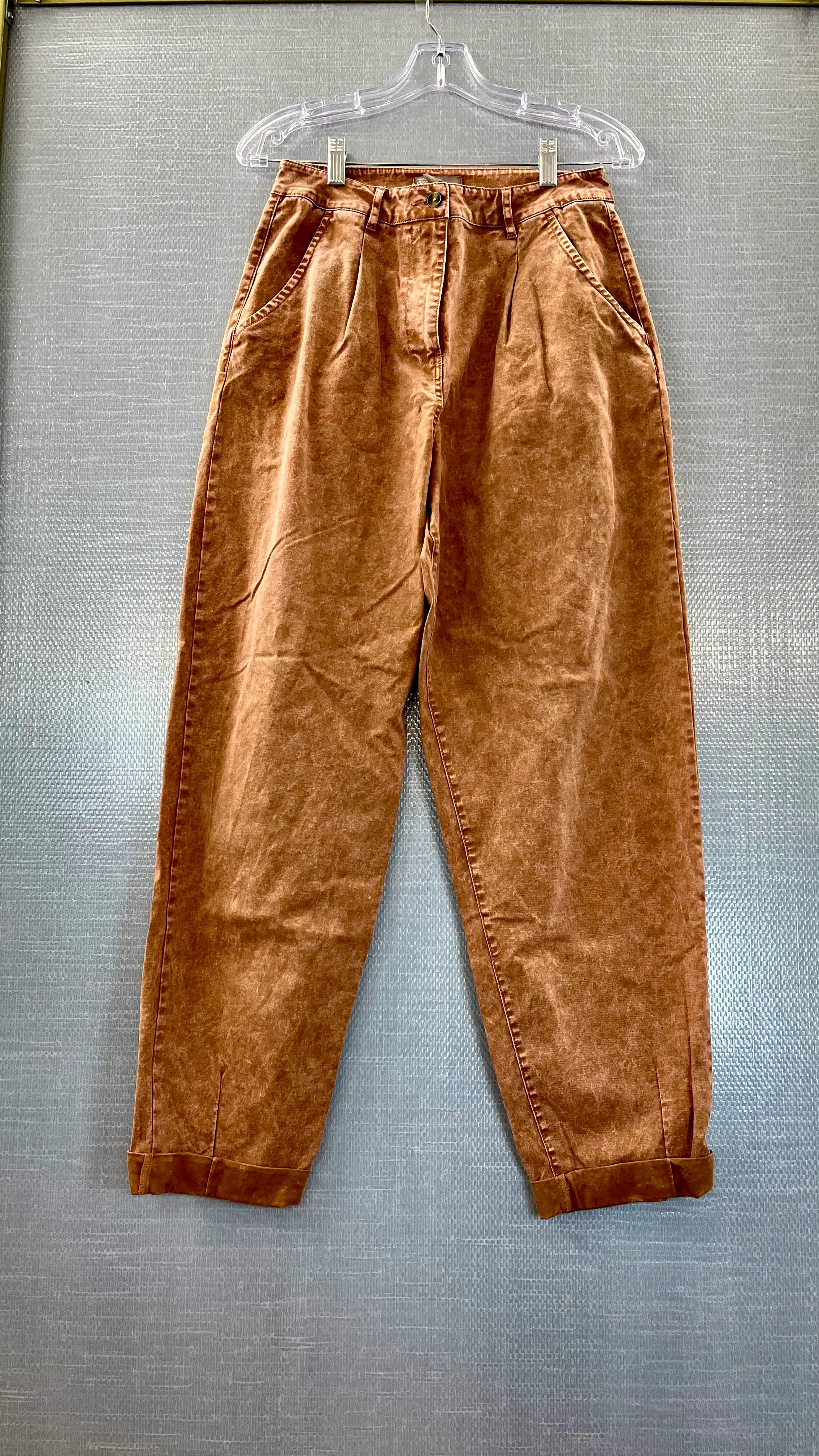9. WOMENS JEANS SIZE 6