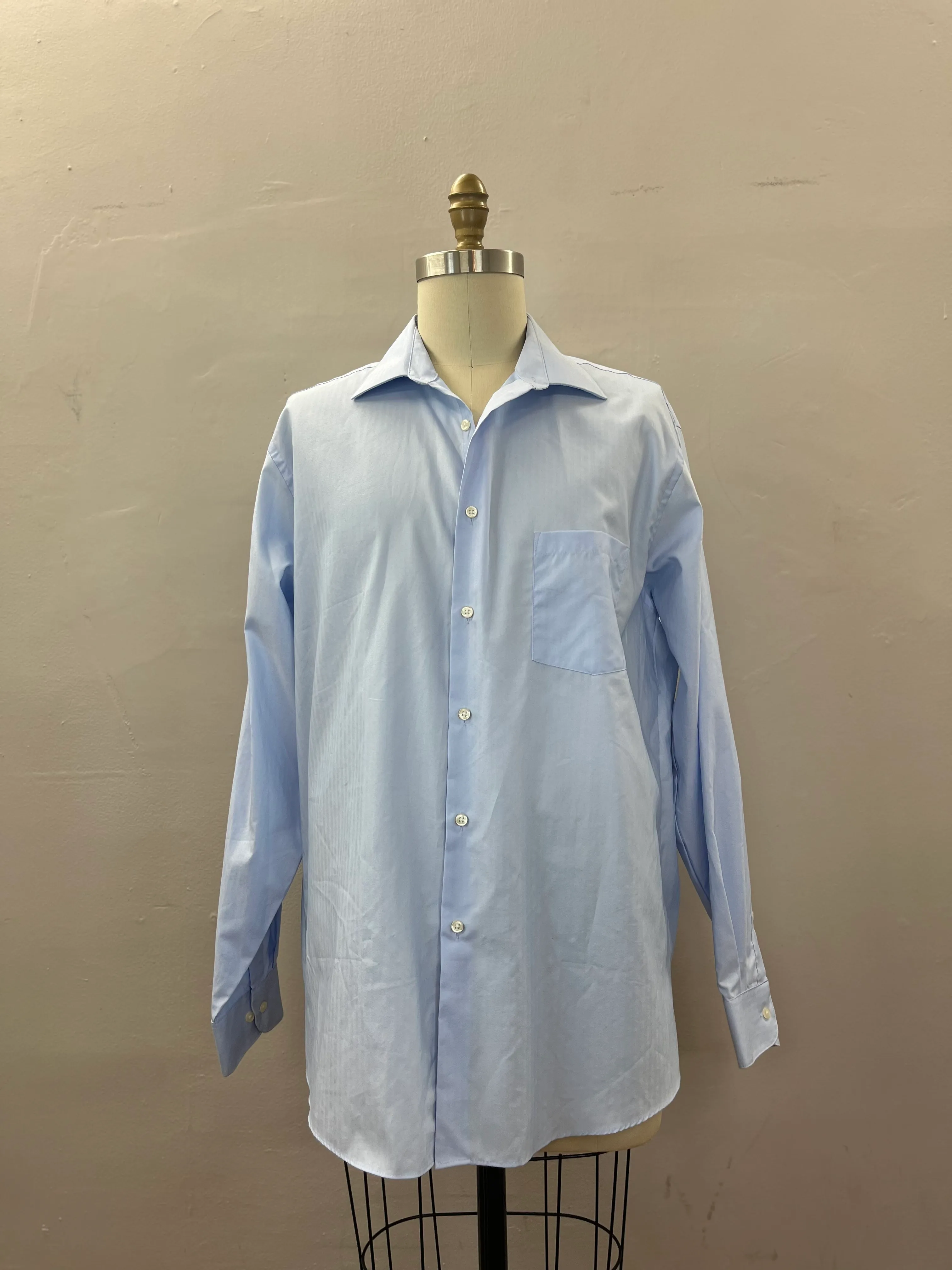 29. MENS BUTTON DOWN SIZE 17/ XL