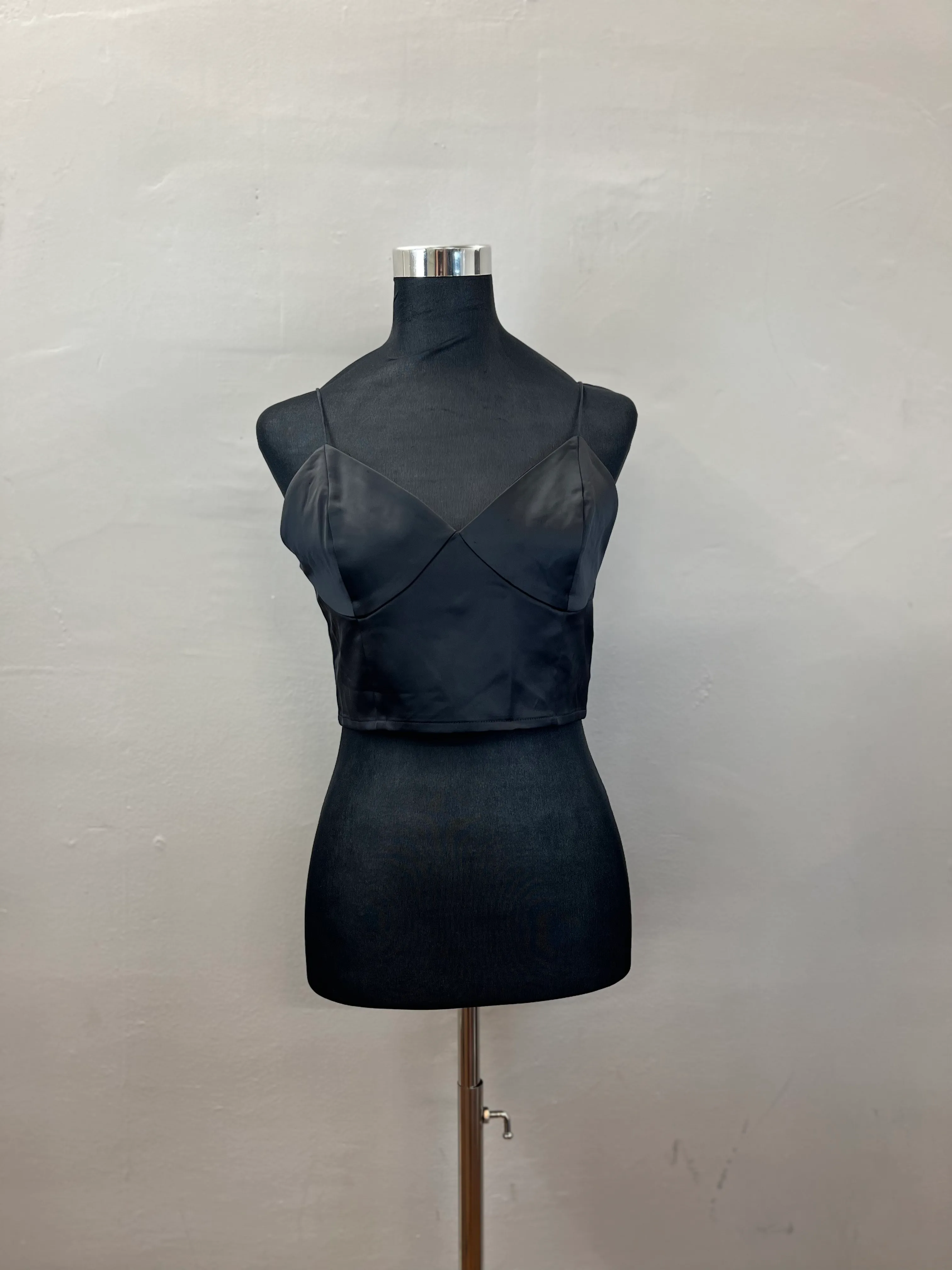 154. WOMENS TOP SIZE 10