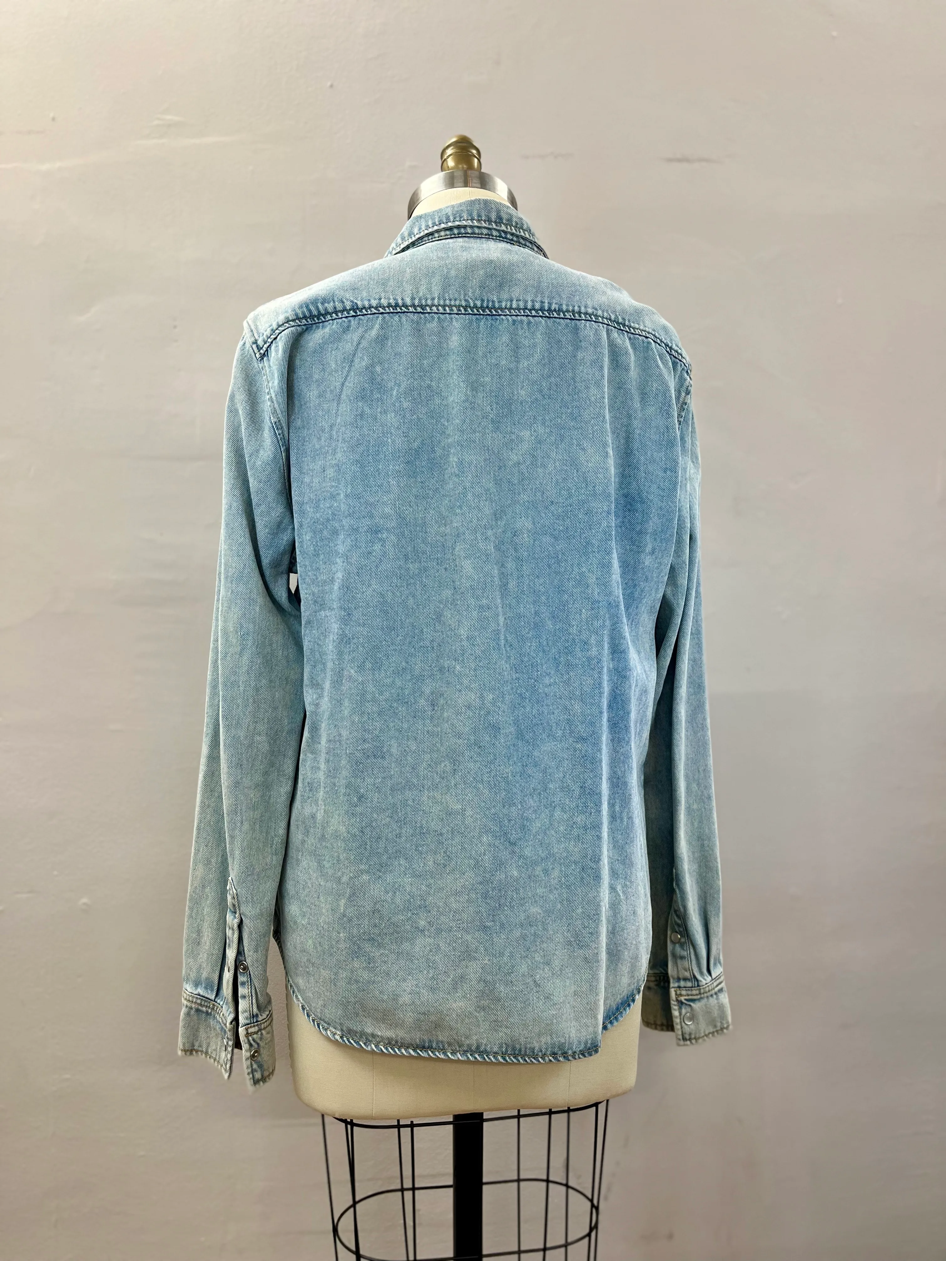 42. MENS BUTTON DOWN SIZE L