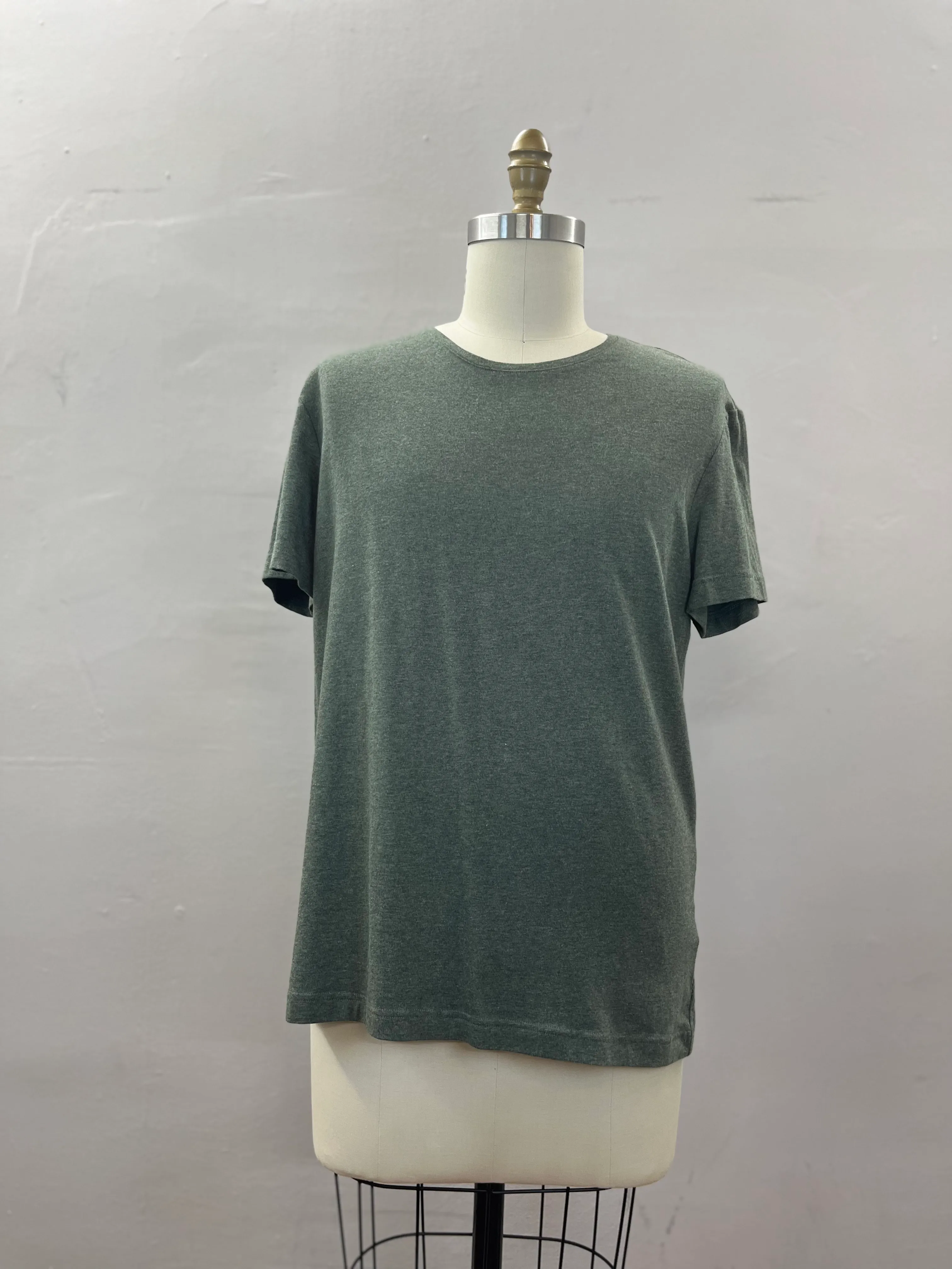 30. MENS TOP SIZE XL
