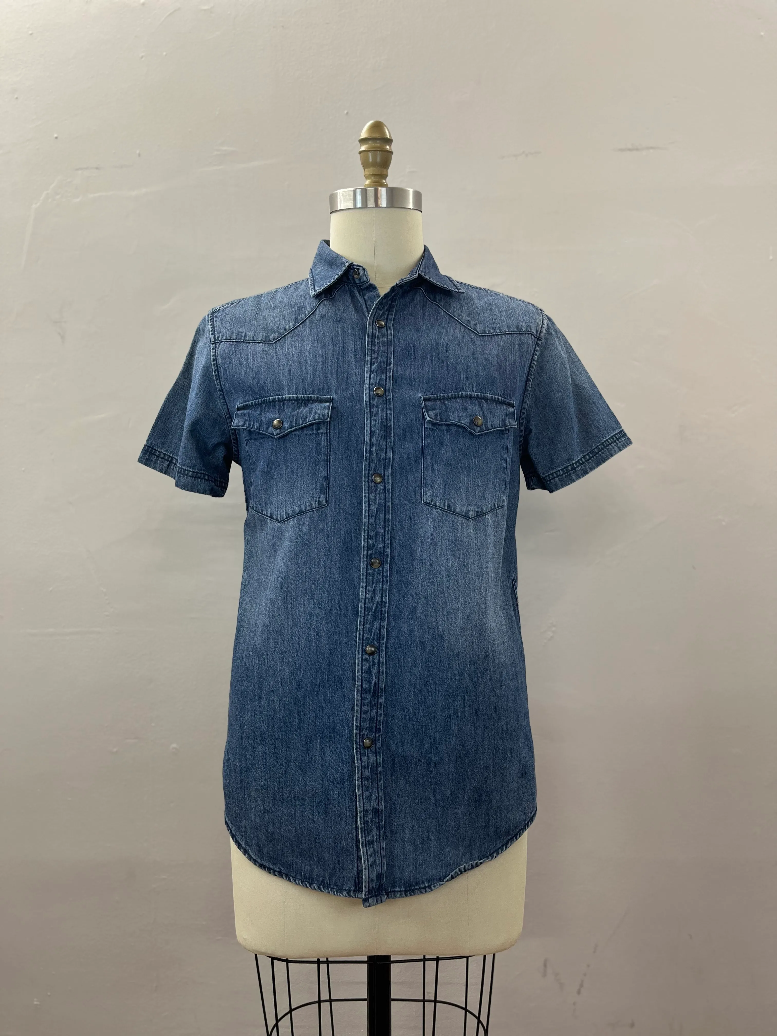 10. MENS BUTTON DOWN SIZE S