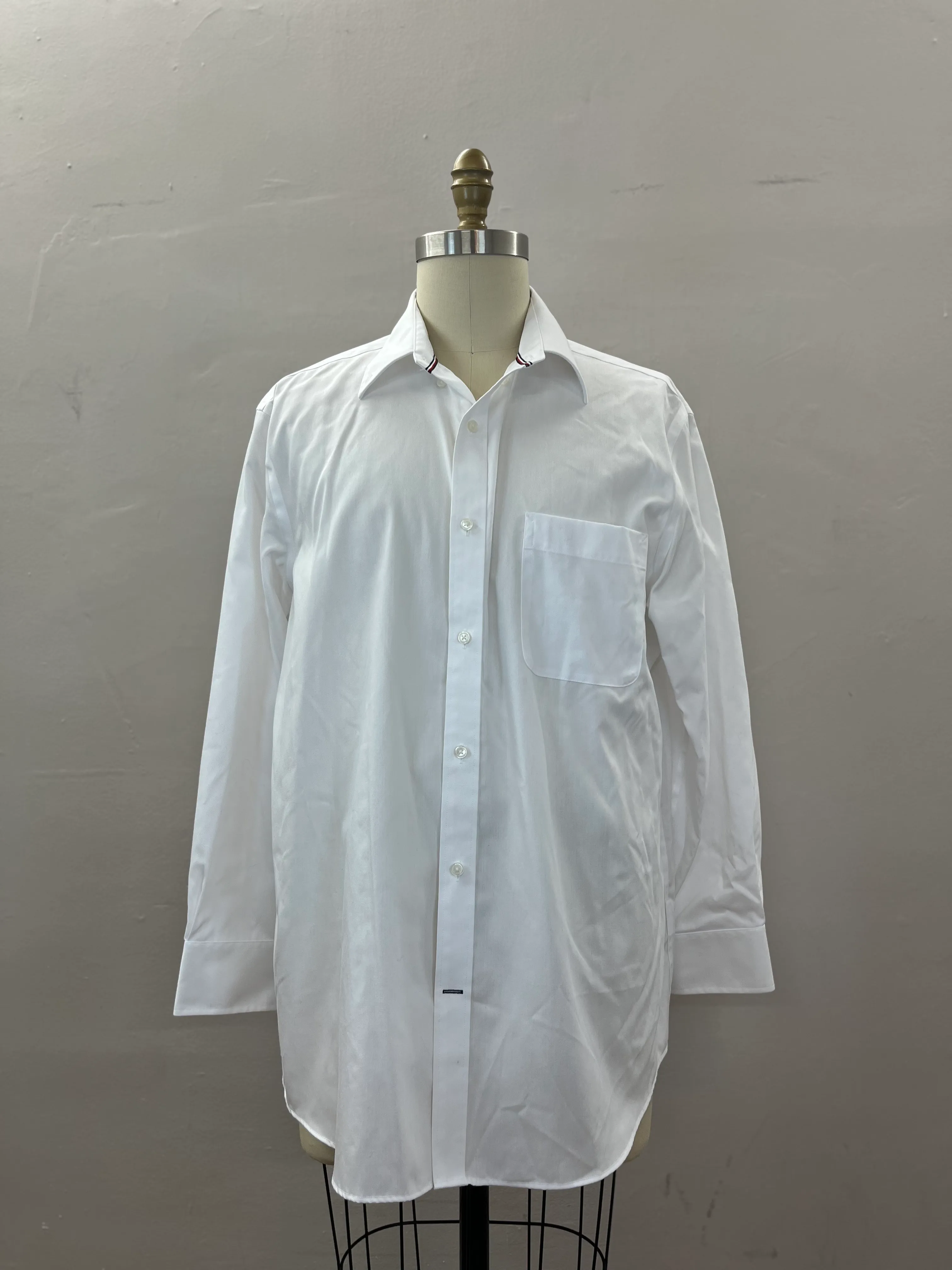 13. MENS BUTTON DOWN SIZE 17/ XL